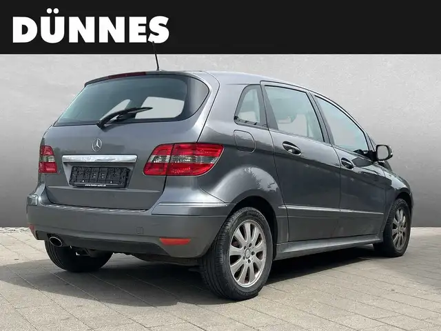 Mercedes-Benz B-Class view 2
