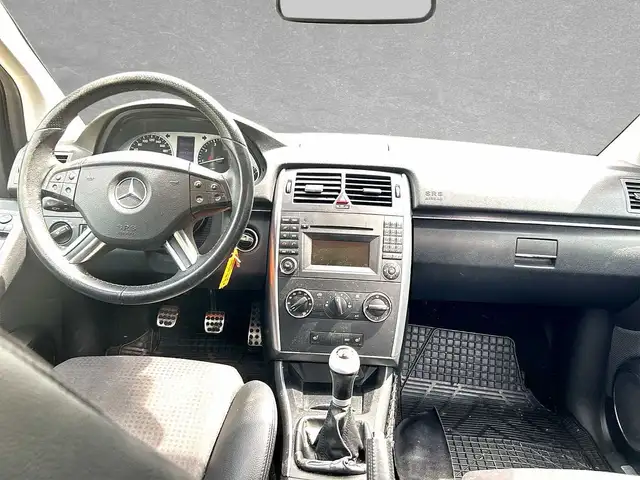Mercedes-Benz B-Class view 4