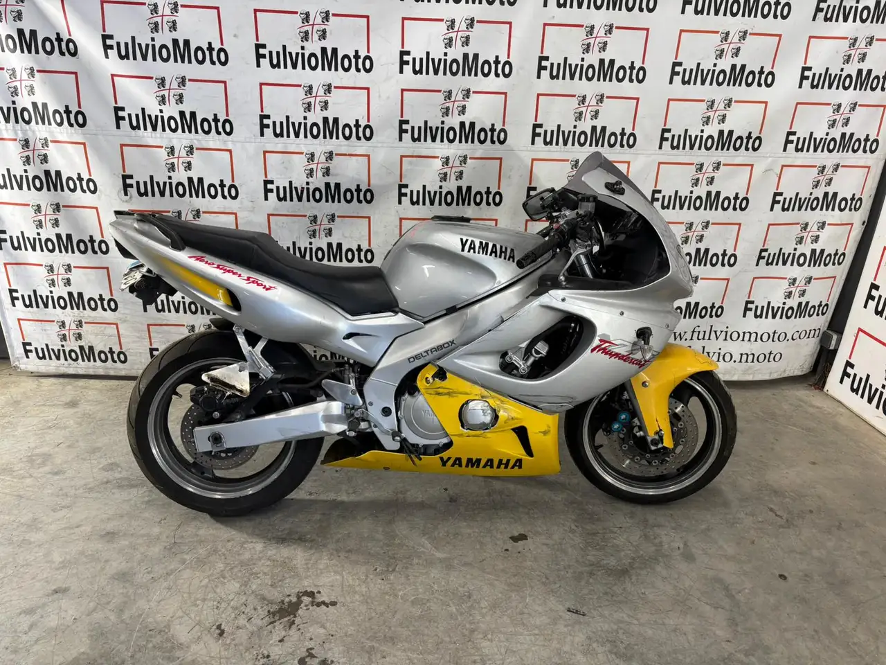 Yamaha YZF 600