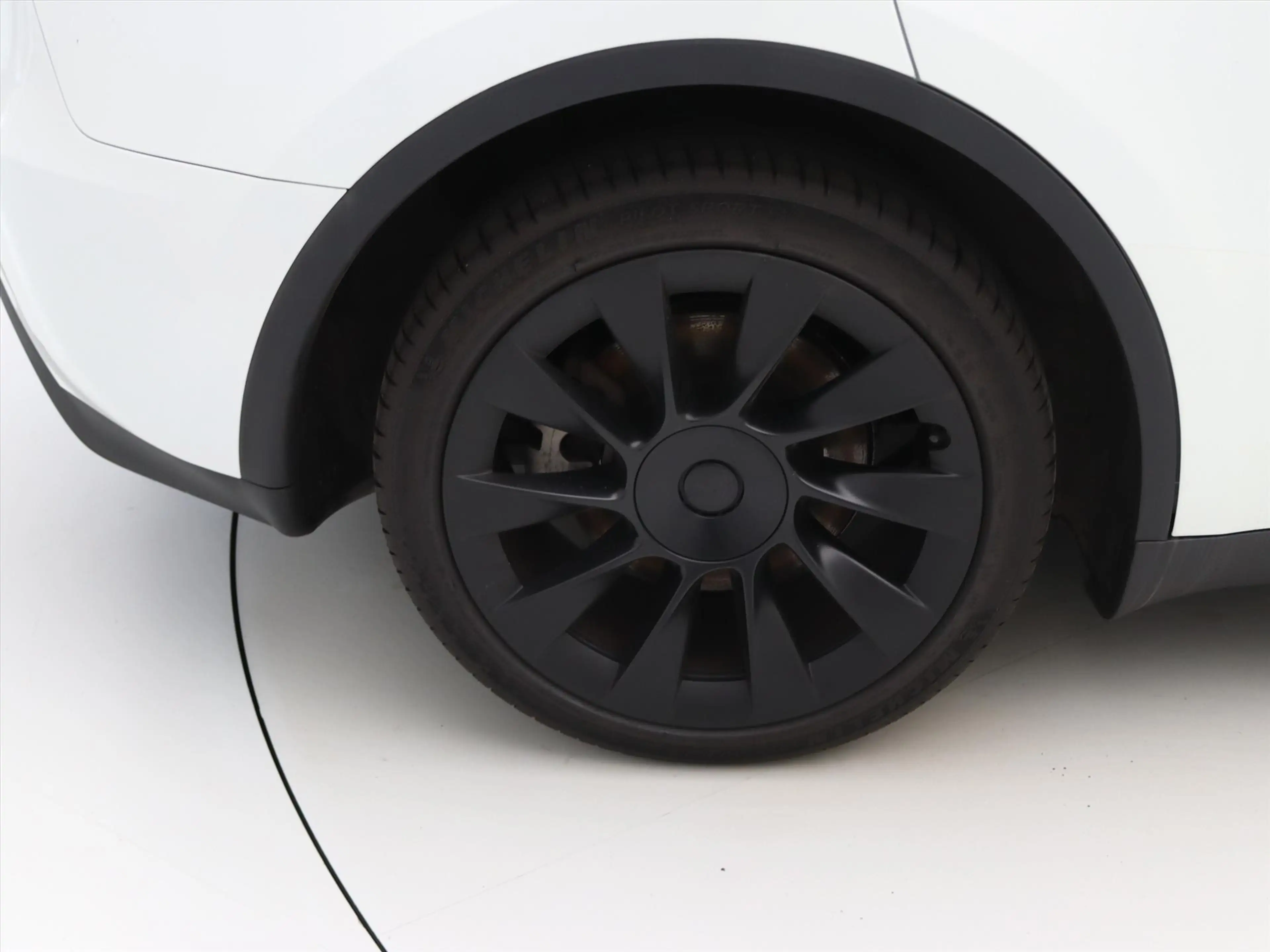 Tesla Model Y Long Range AWD 75kWh 351pk 94.6% SoH [ AMD RYZEN+A — photo 11