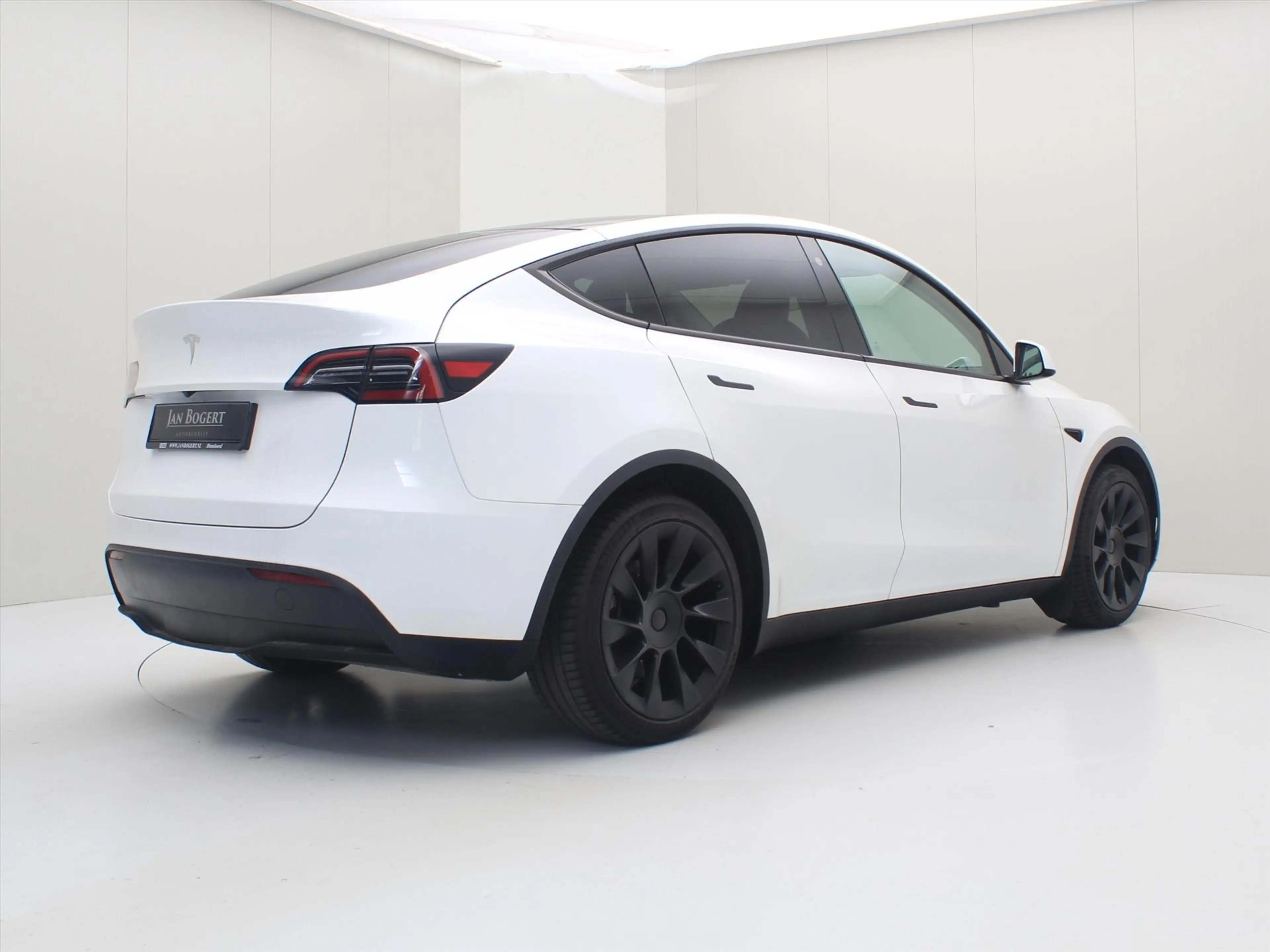 Tesla Model Y Long Range AWD 75kWh 351pk 94.6% SoH [ AMD RYZEN+A — photo 2
