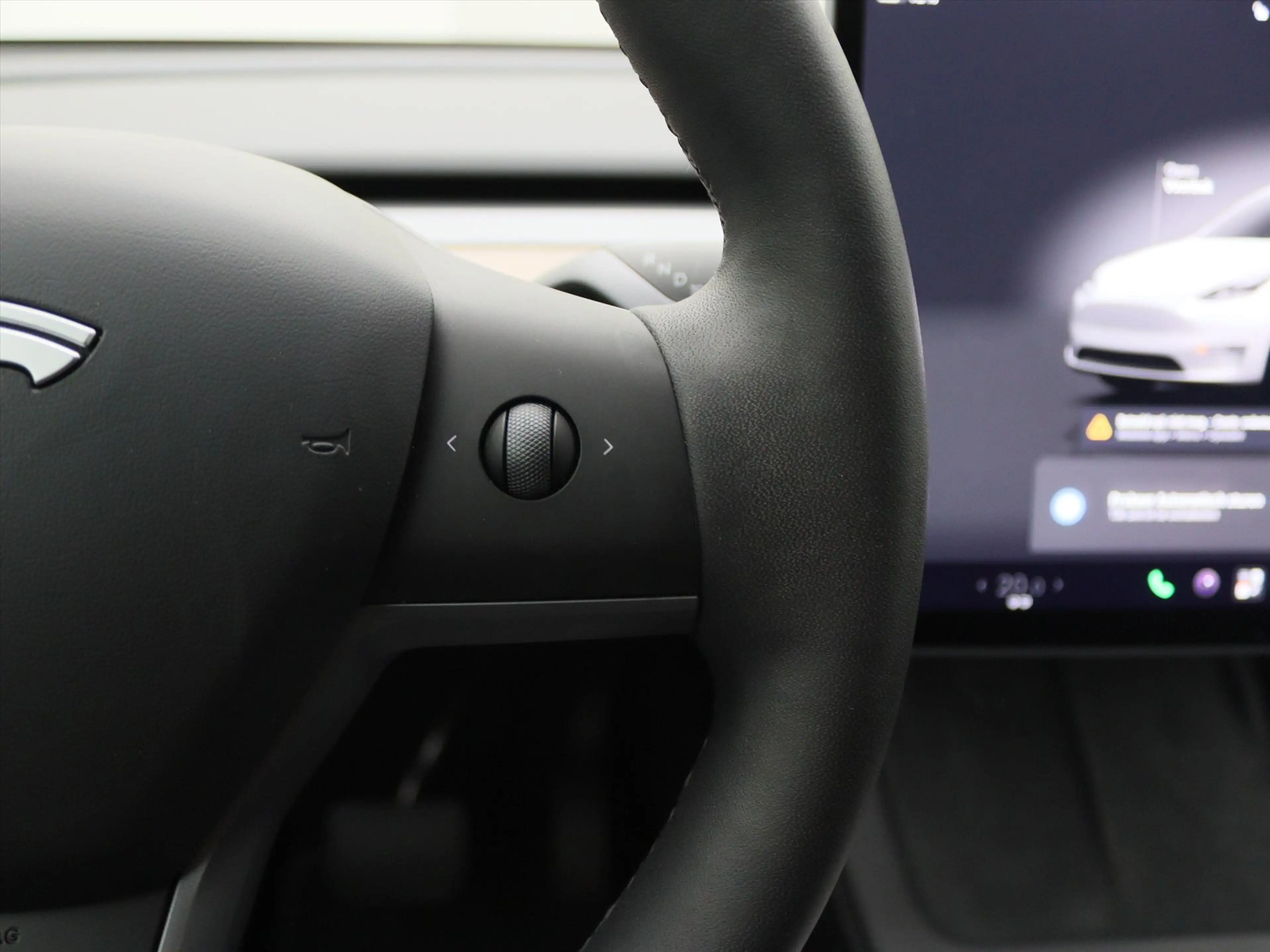 Tesla Model Y Long Range AWD 75kWh 351pk 94.6% SoH [ AMD RYZEN+A — photo 23