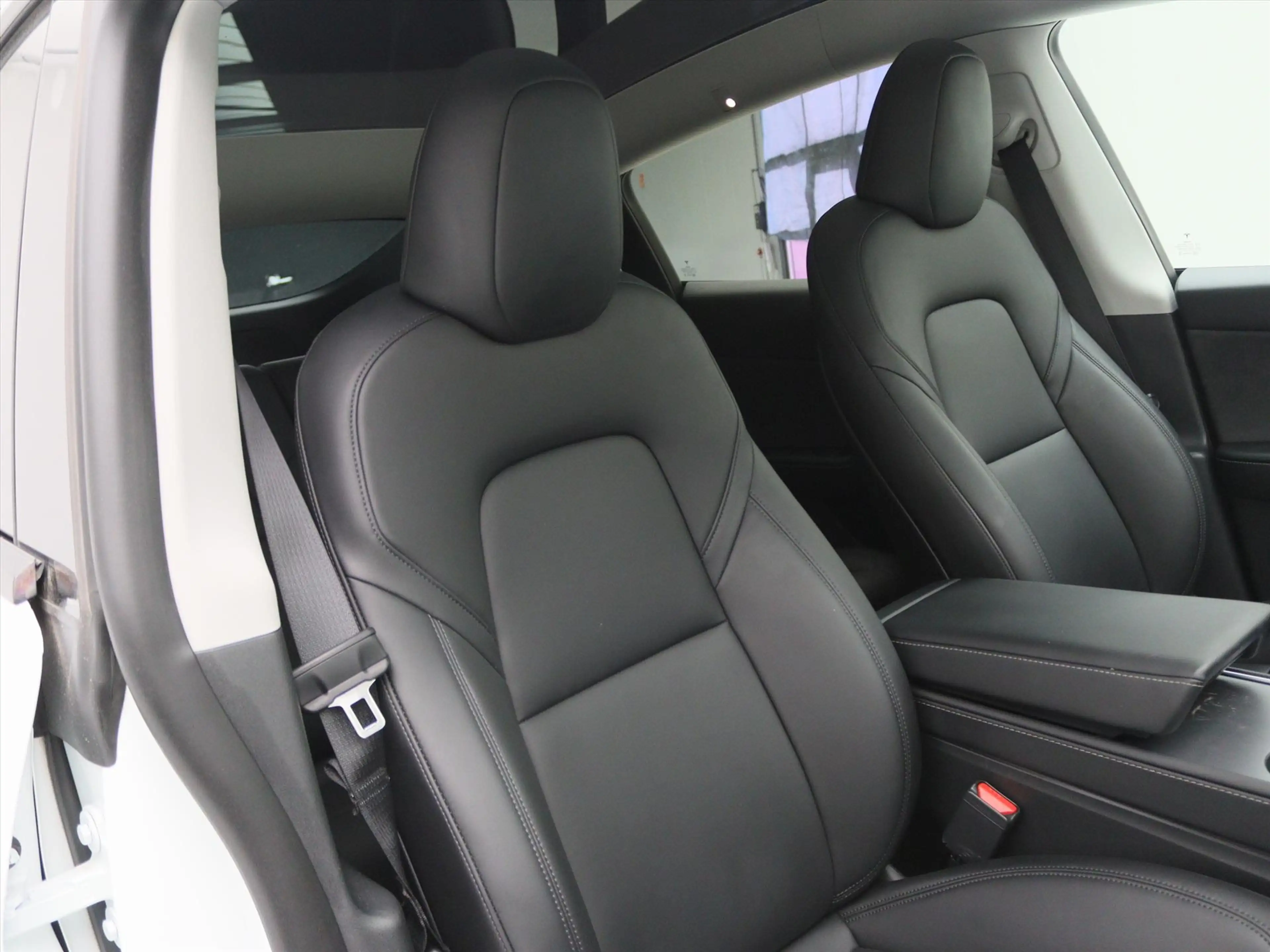 Tesla Model Y Long Range AWD 75kWh 351pk 94.6% SoH [ AMD RYZEN+A — photo 17