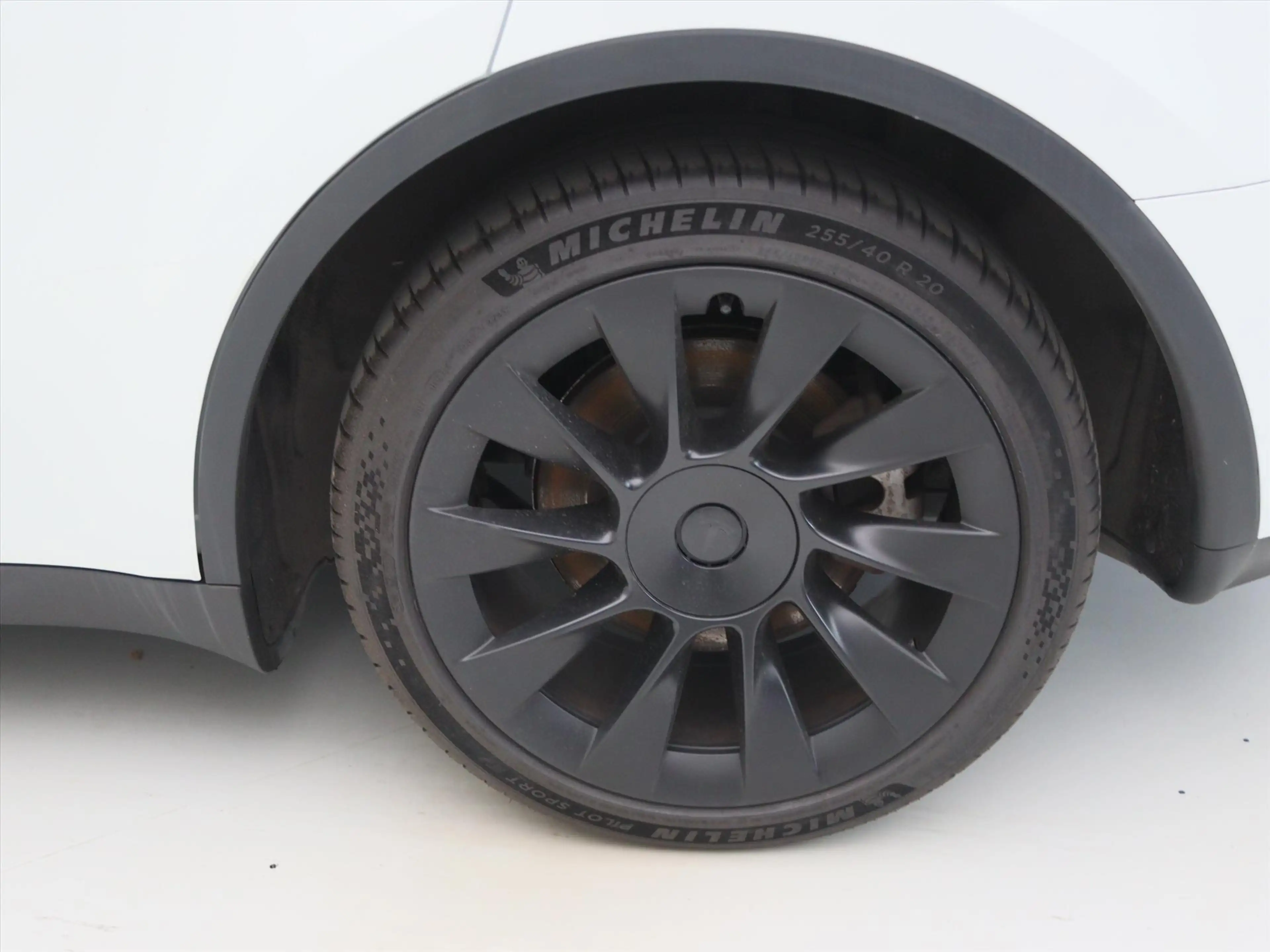 Tesla Model Y Long Range AWD 75kWh 351pk 94.6% SoH [ AMD RYZEN+A — photo 14