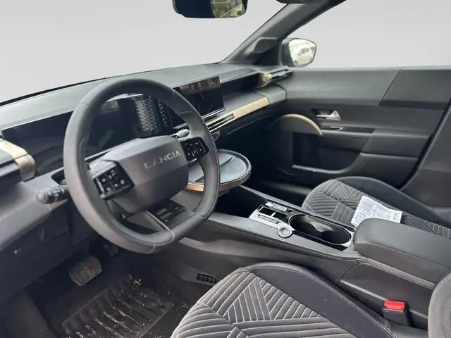 Lancia Ypsilon view 7