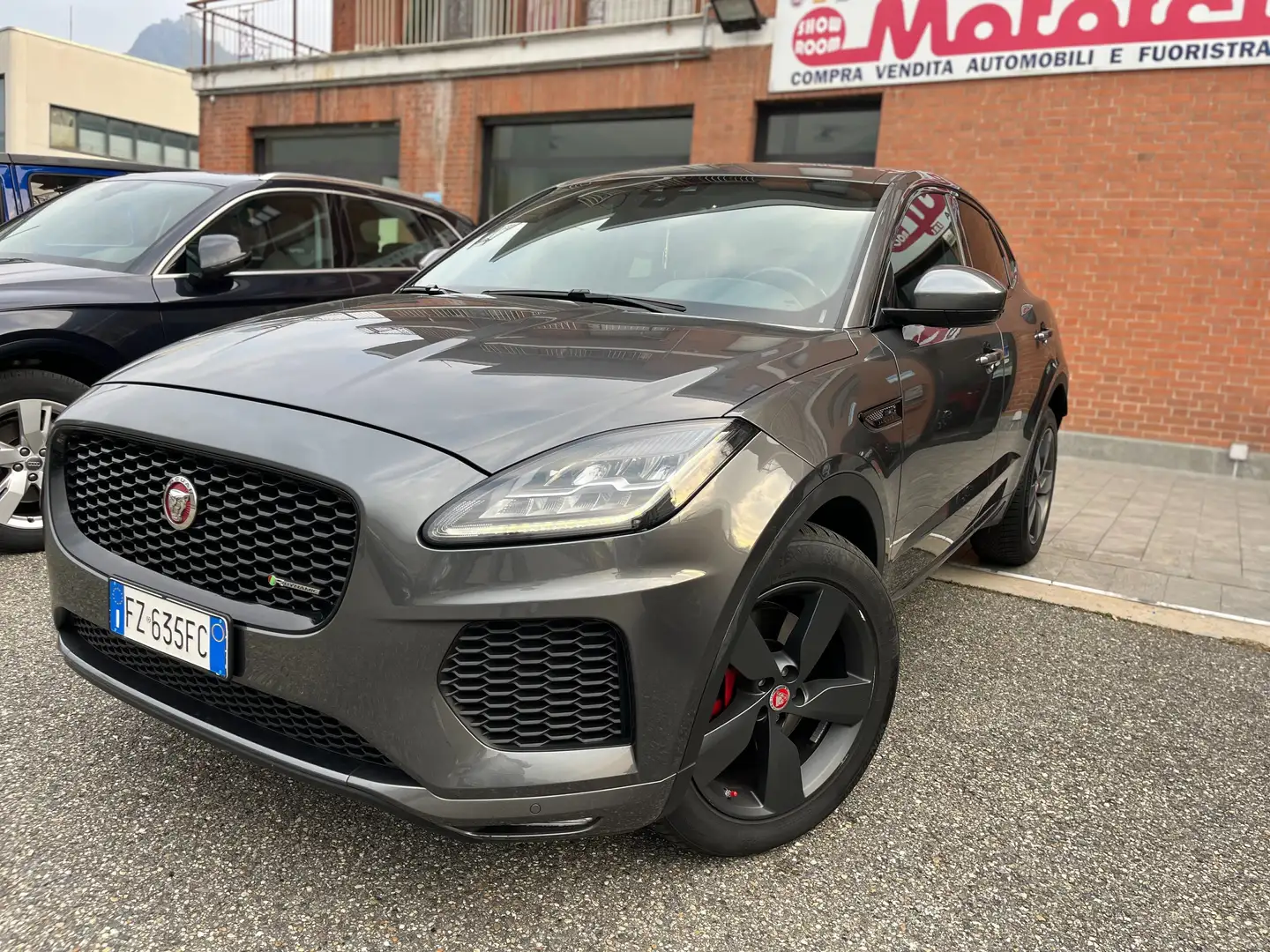 Jaguar E-Pace E-Pace 2017 2.0d i4 R-Dynamic awd 150cv auto my19 Grigio - 1