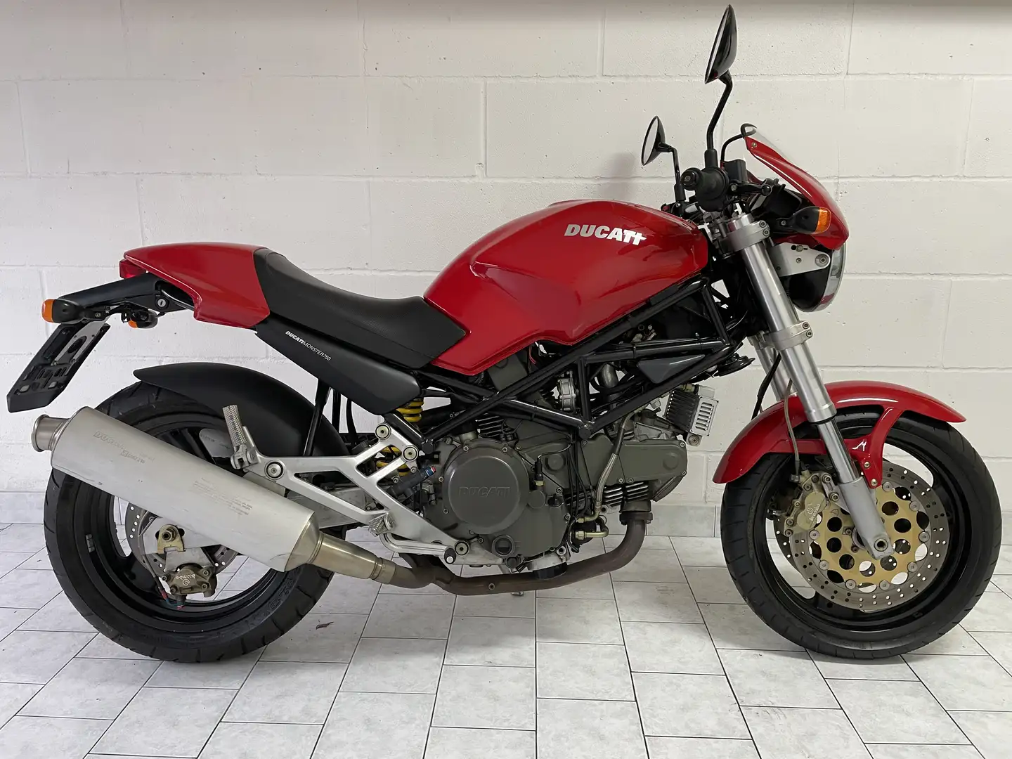Ducati Monster 750 Rojo - 1