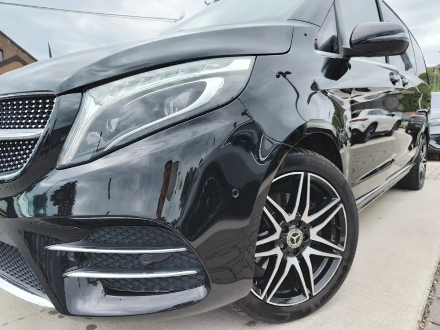 Mercedes-Benz V 300 d AMG Line AVANTGARDE Long Noir - 2