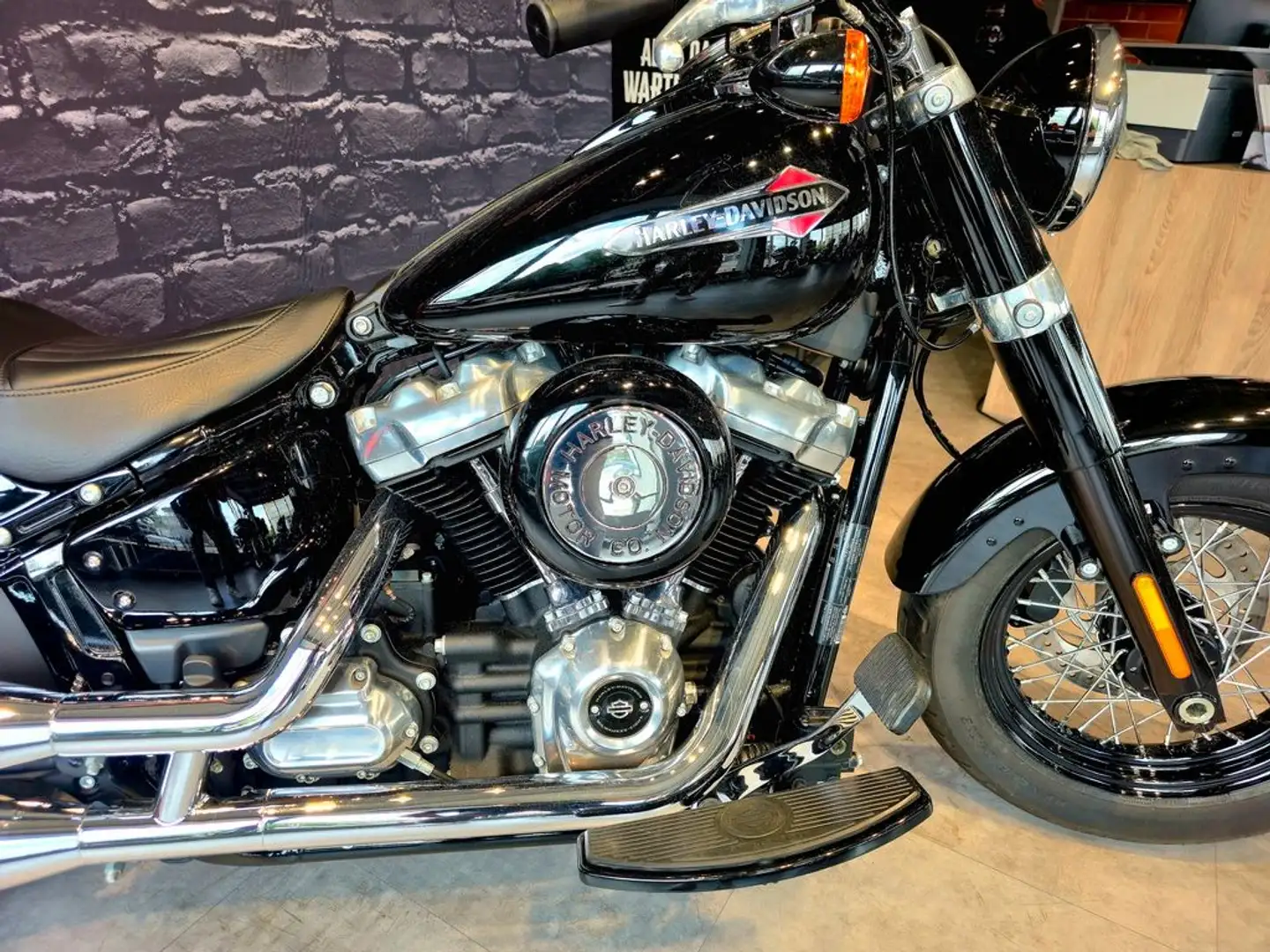 Harley-Davidson Softail Slim Nero - 2