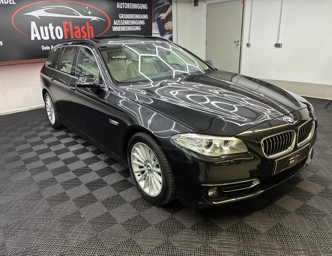 BMW 520 520 d Luxury Line Schwarz - 2