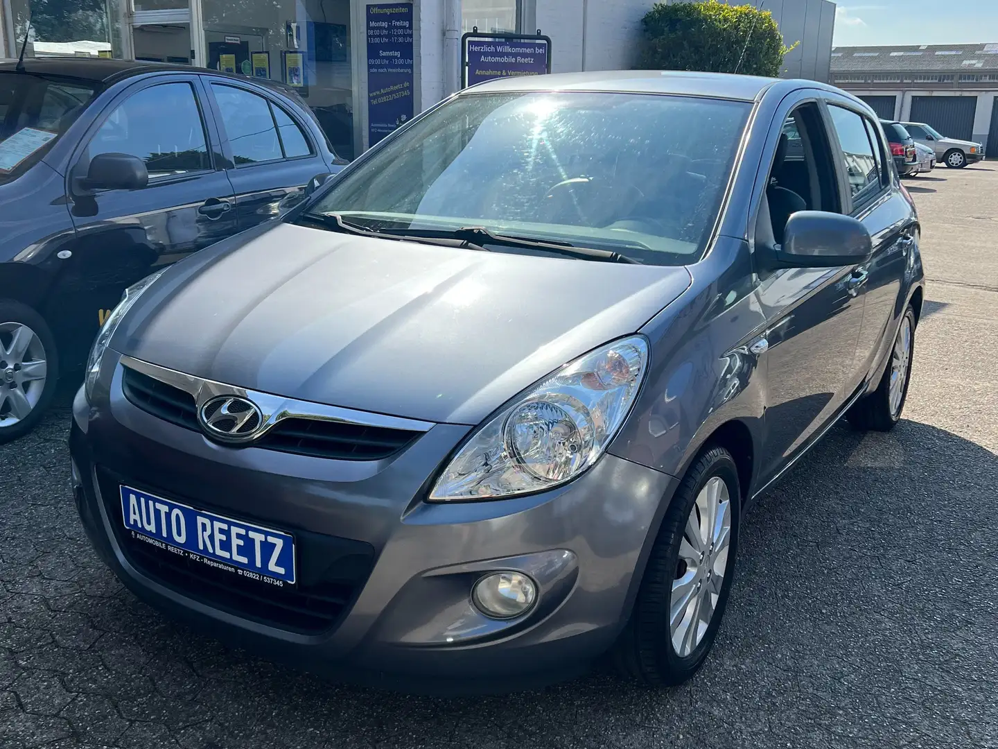 Hyundai i20 TÜV & Inspektion NEU - Klimaanlage - 2.Hand Grau - 1