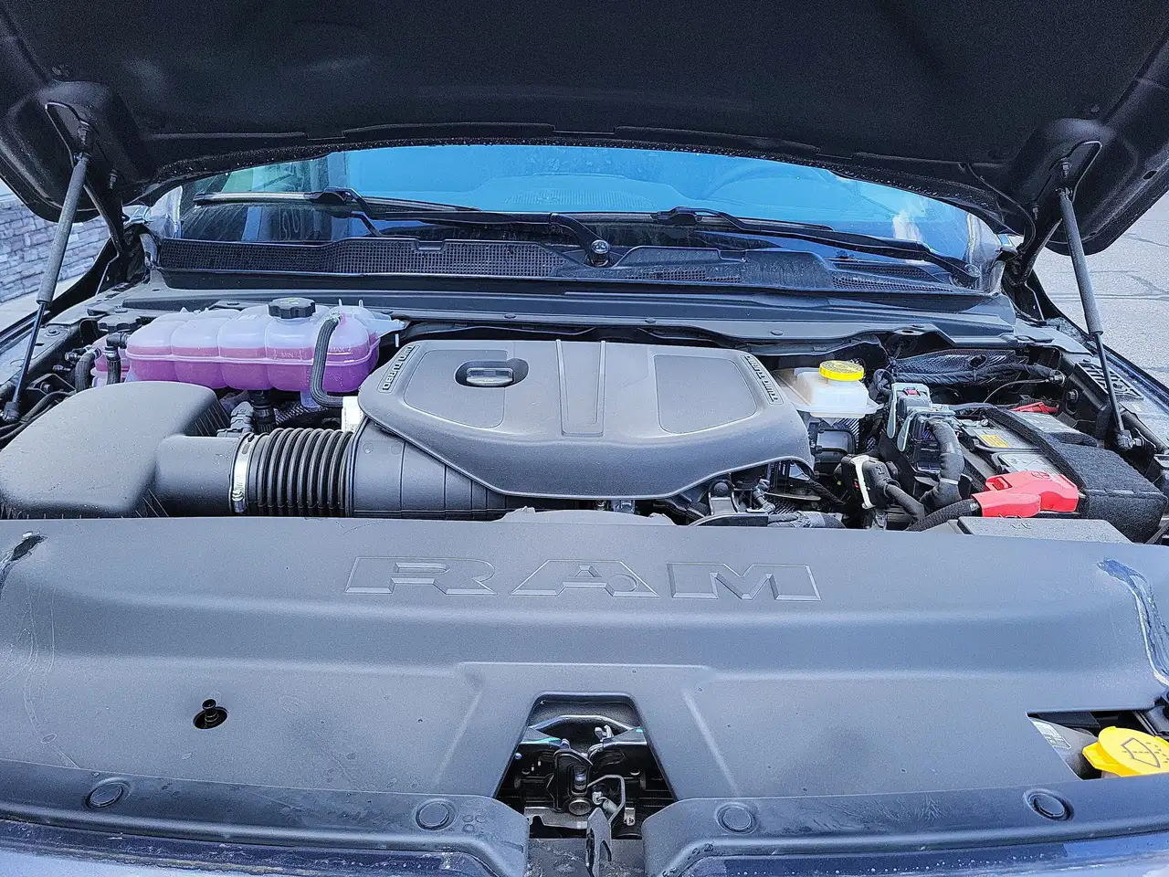 RAM 1500 снимка RAM 1500