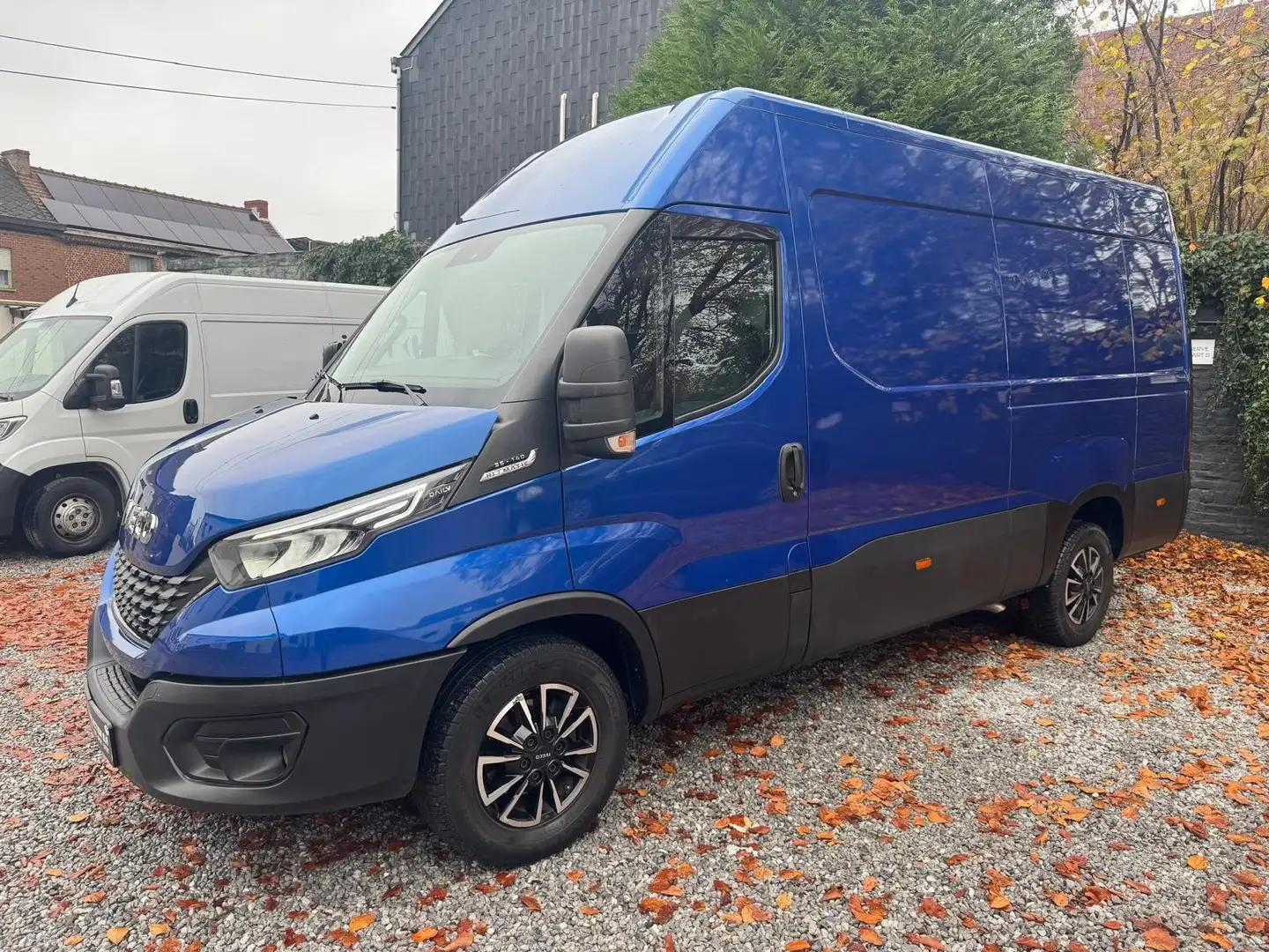 Iveco Daily 35S14V 2.3*18.140€ HT*L3H2*FULL LED*GPS*CAMERA Bleu - 1