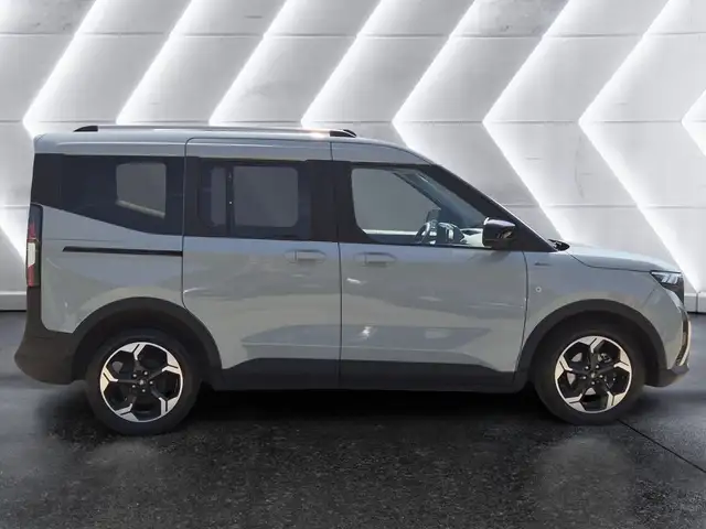 Ford Tourneo Courier view 5