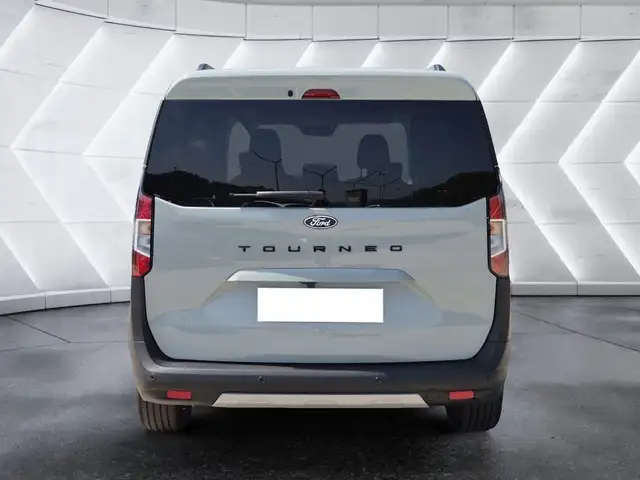Ford Tourneo Courier view 3
