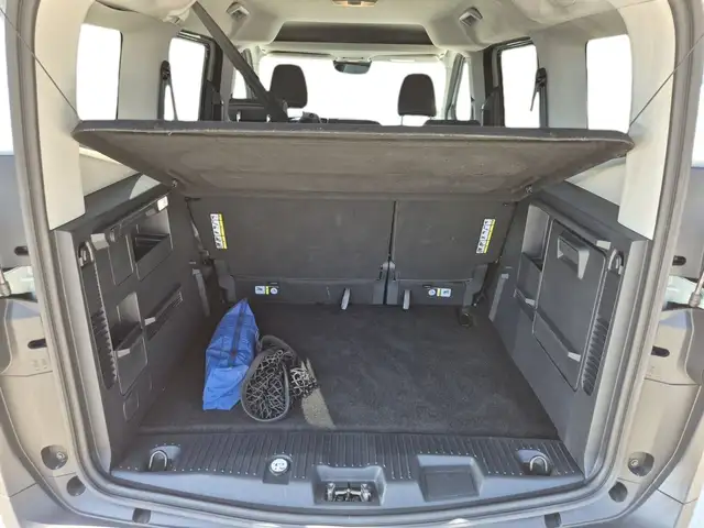 Ford Tourneo Courier view 12