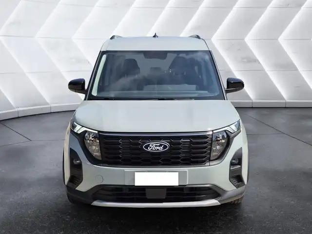 Ford Tourneo Courier view 2