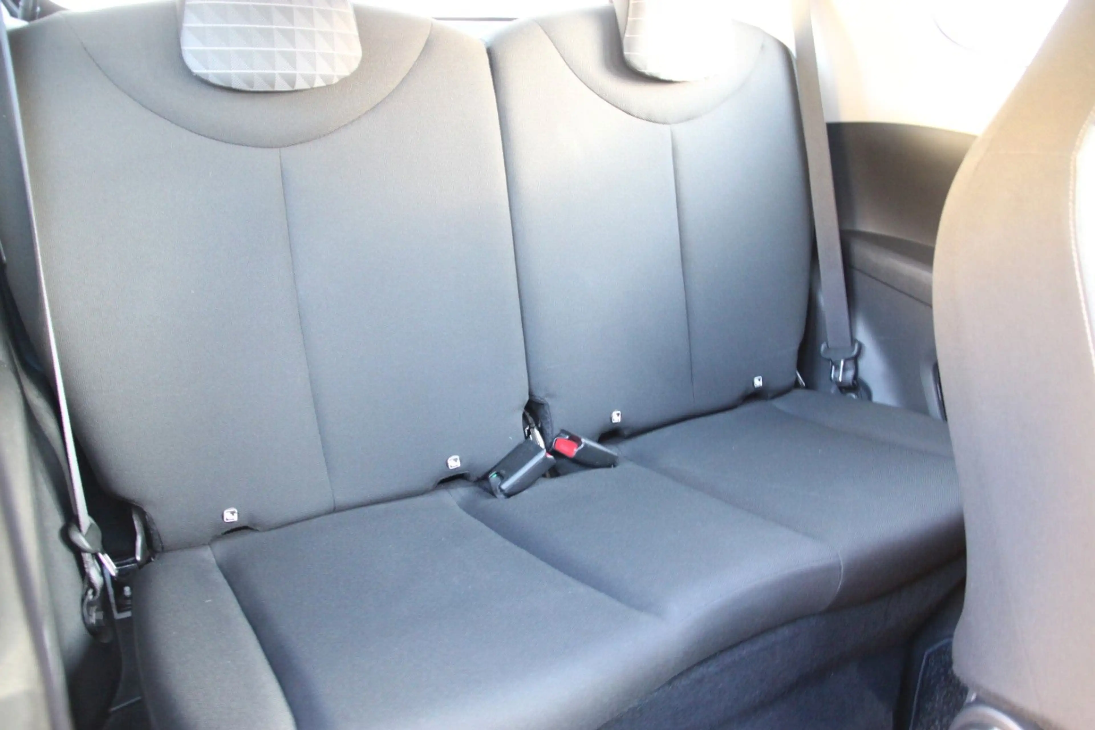 Peugeot 108 Active Sitzheizung / Allwetterreifen — photo 10