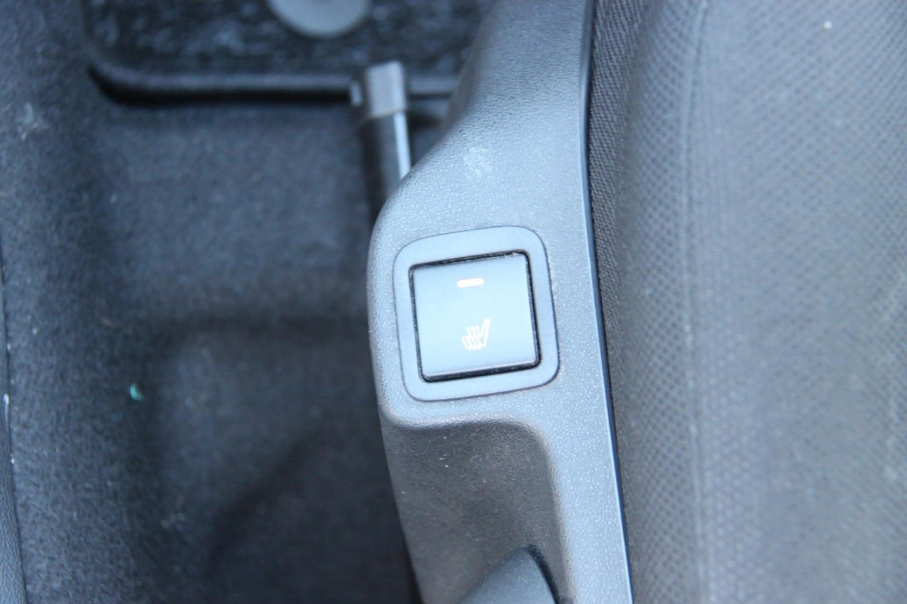 Peugeot 108 Active Sitzheizung / Allwetterreifen — photo 14