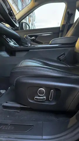 Land Rover Range Rover Evoque view 11