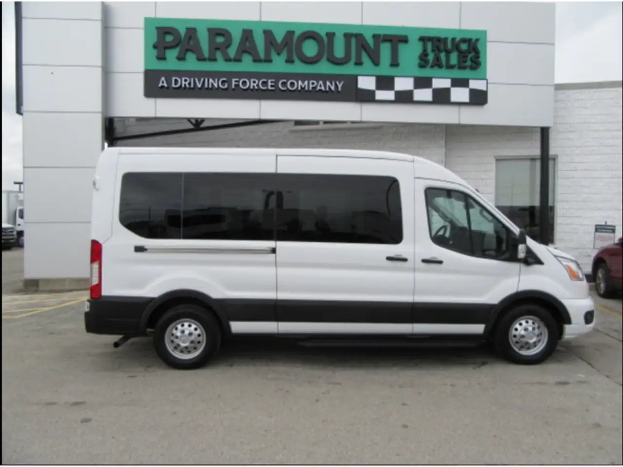 Ford Transit Passenger Wagon снимка Ford Transit Passenger Wagon