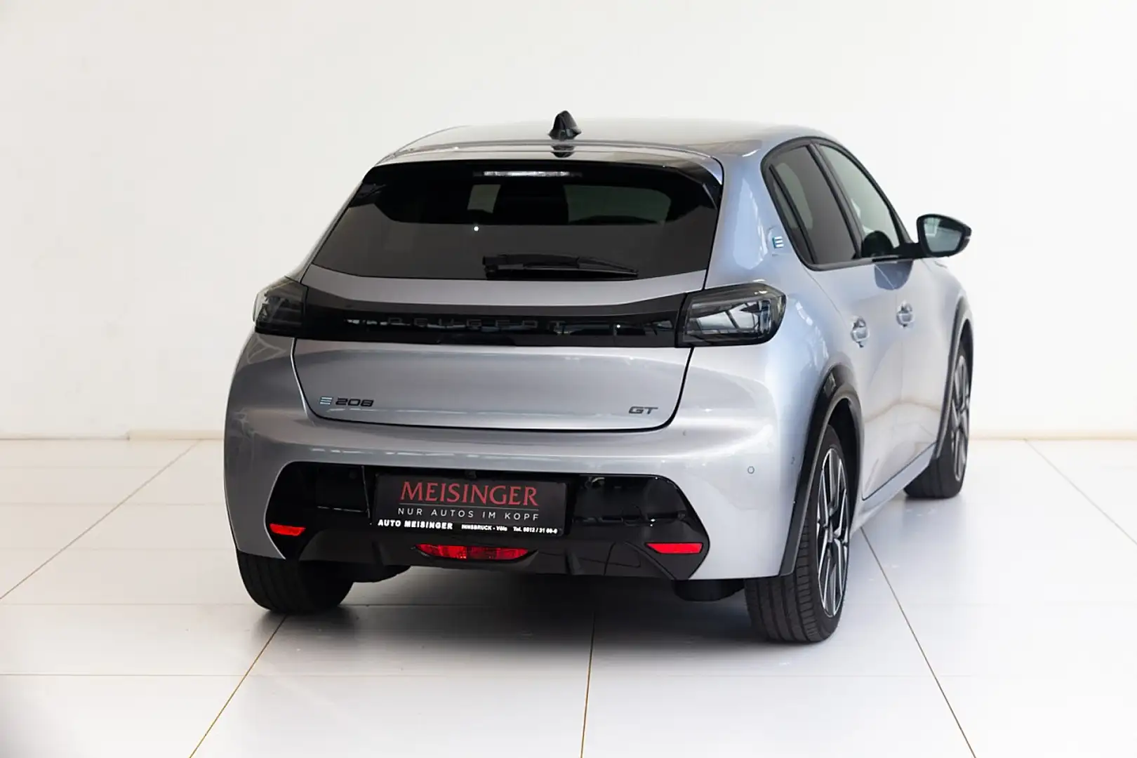 Peugeot e-208 156PS 51kWh GT Grau - 2