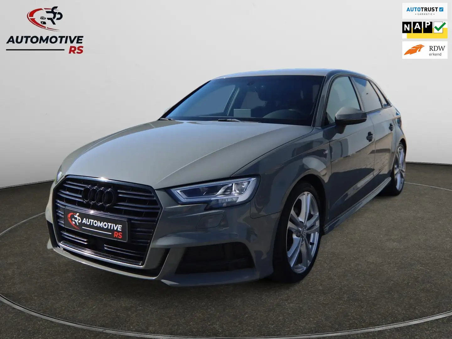 Audi A3 Sportback 35 TFSI CoD Advance Sport S-line Aut.|Vi Gris - 1