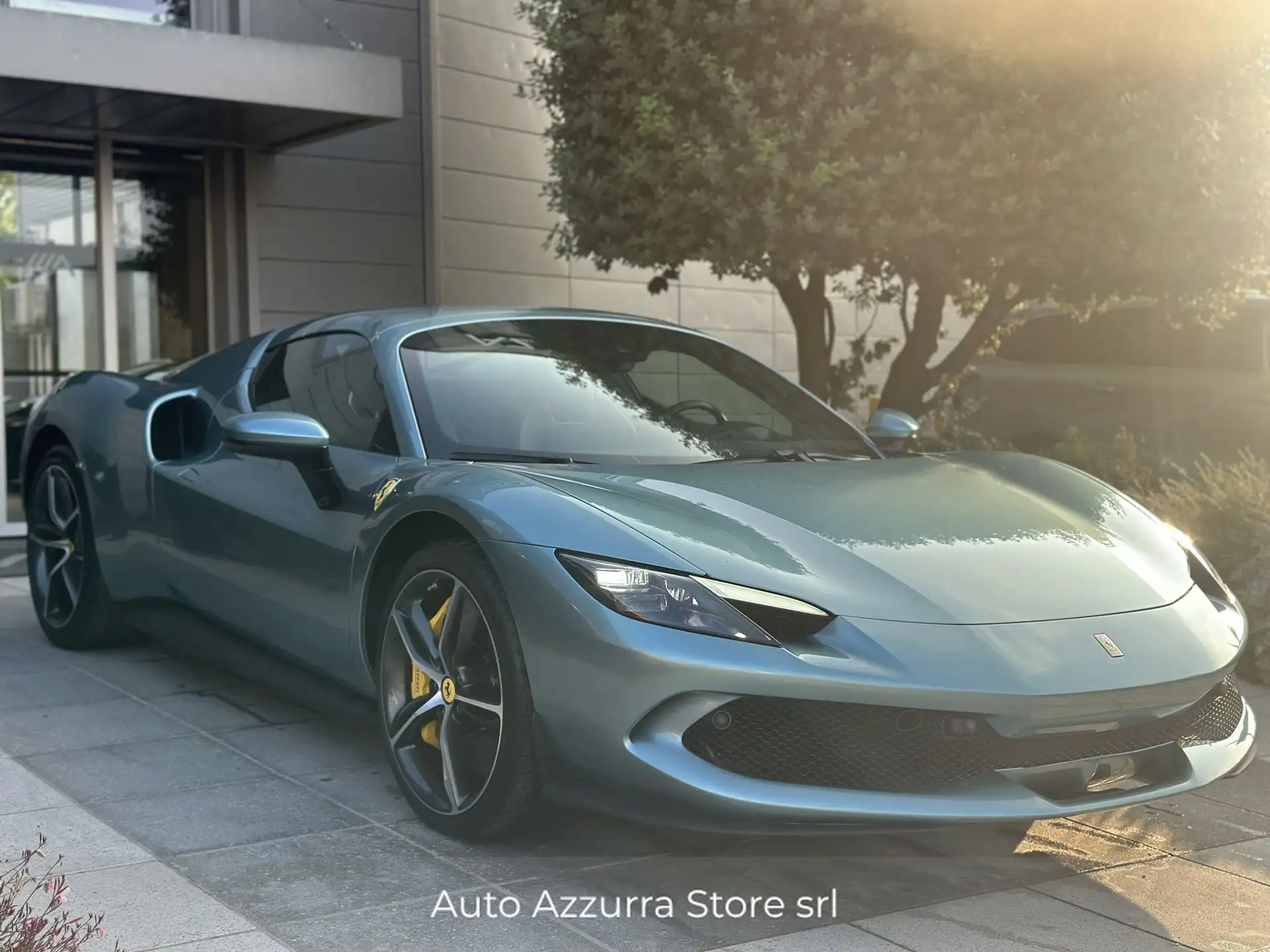 페라리 296 GTS 2023 실버 사진 3