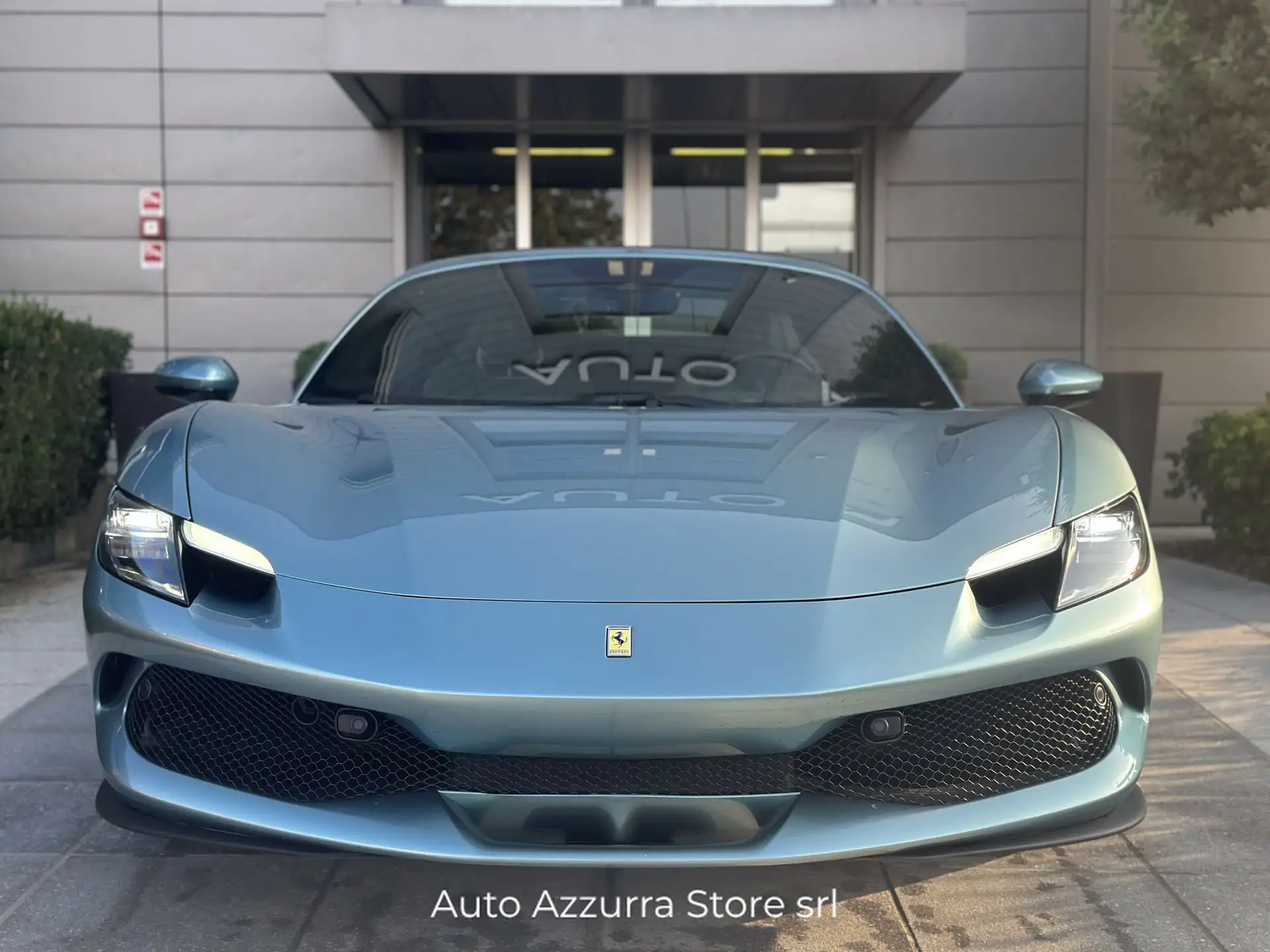 페라리 296 GTS 2023 실버 사진 2