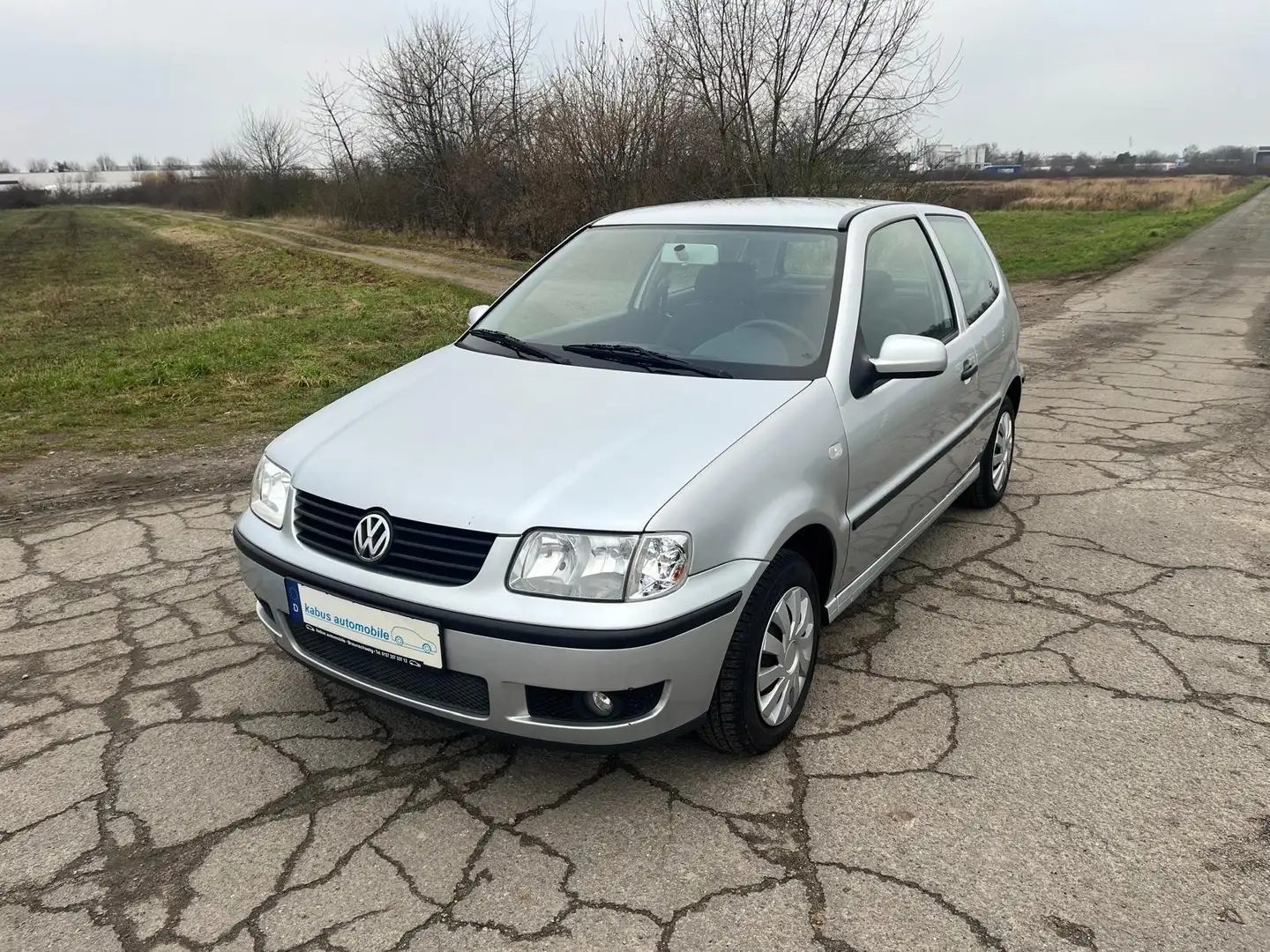 Volkswagen Polo Comfortline Argent - 1