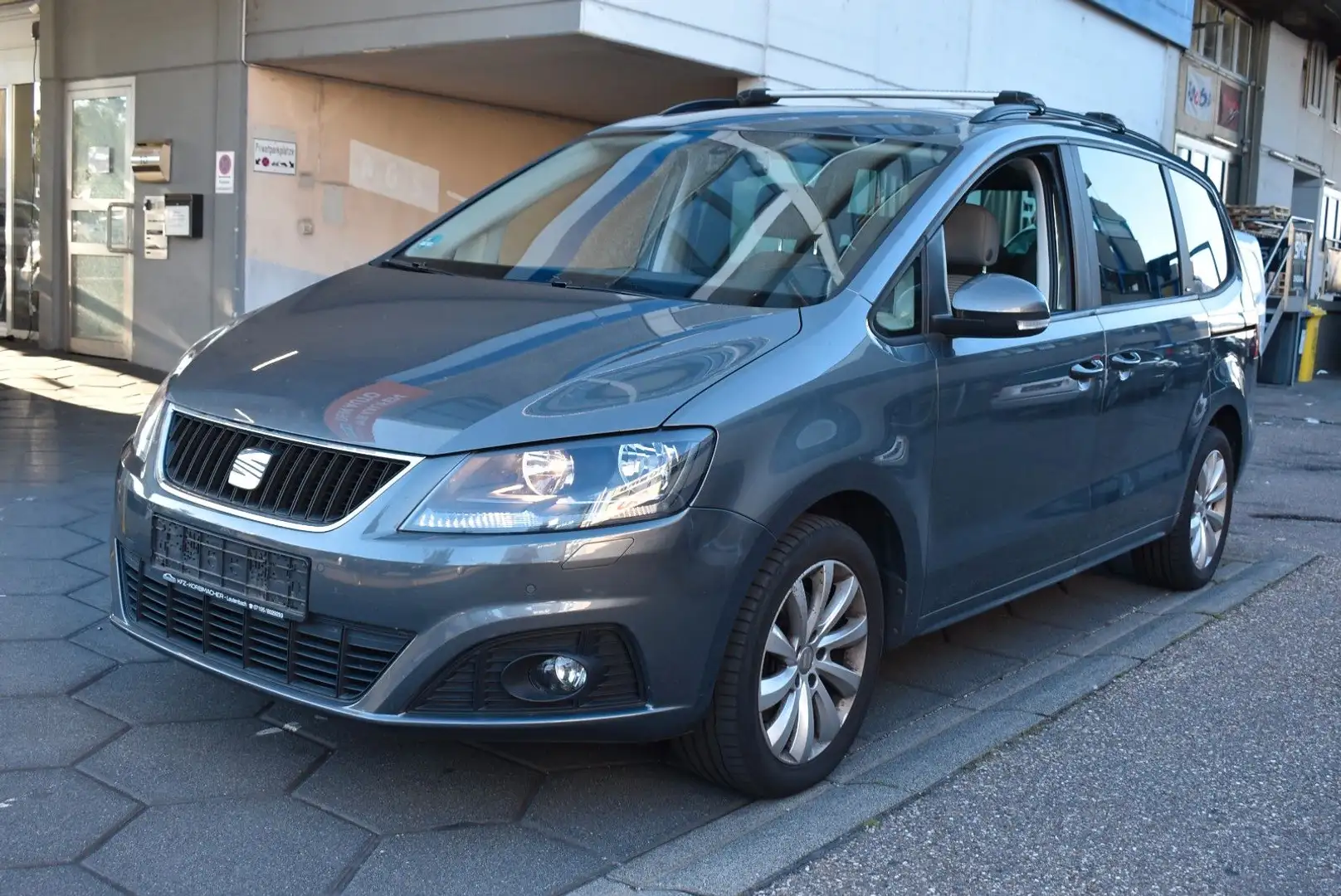 SEAT Alhambra 4Kids *7Sitzer*Tüv Neu* Gelb - 1