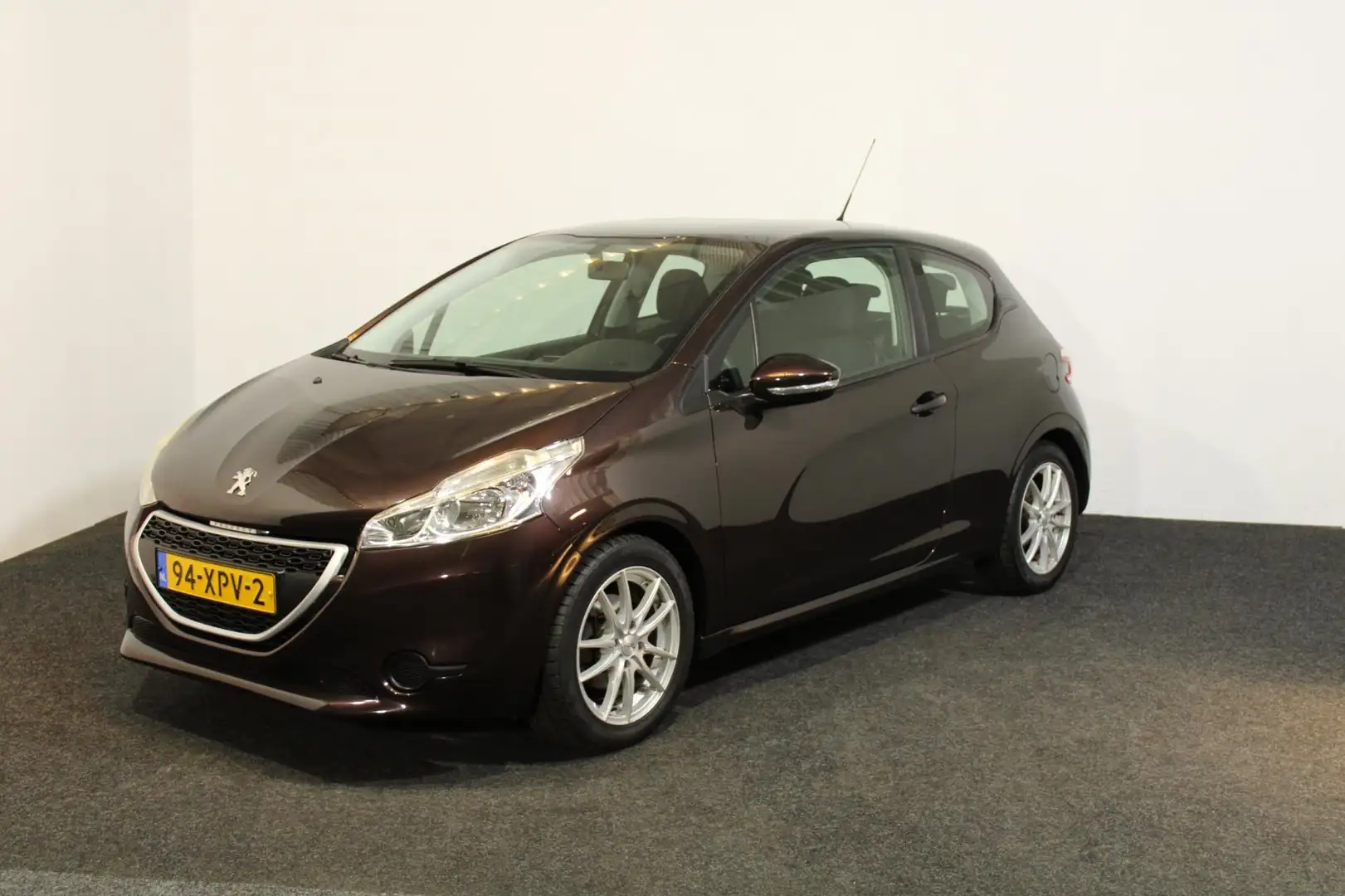Peugeot 208 1.4 VTi Access Peugeot 208 1.4 VTi Access |LM velg Rood - 1