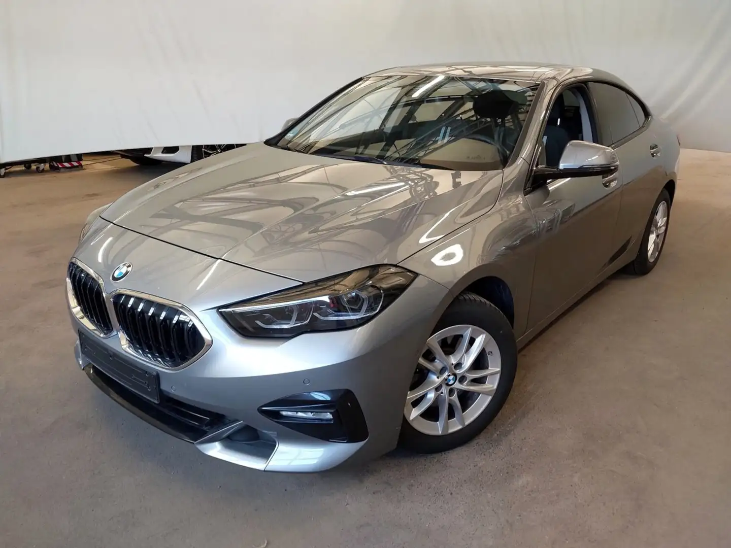 BMW 218 i SportLine MShadow Pano Navi Kam Grijs - 1