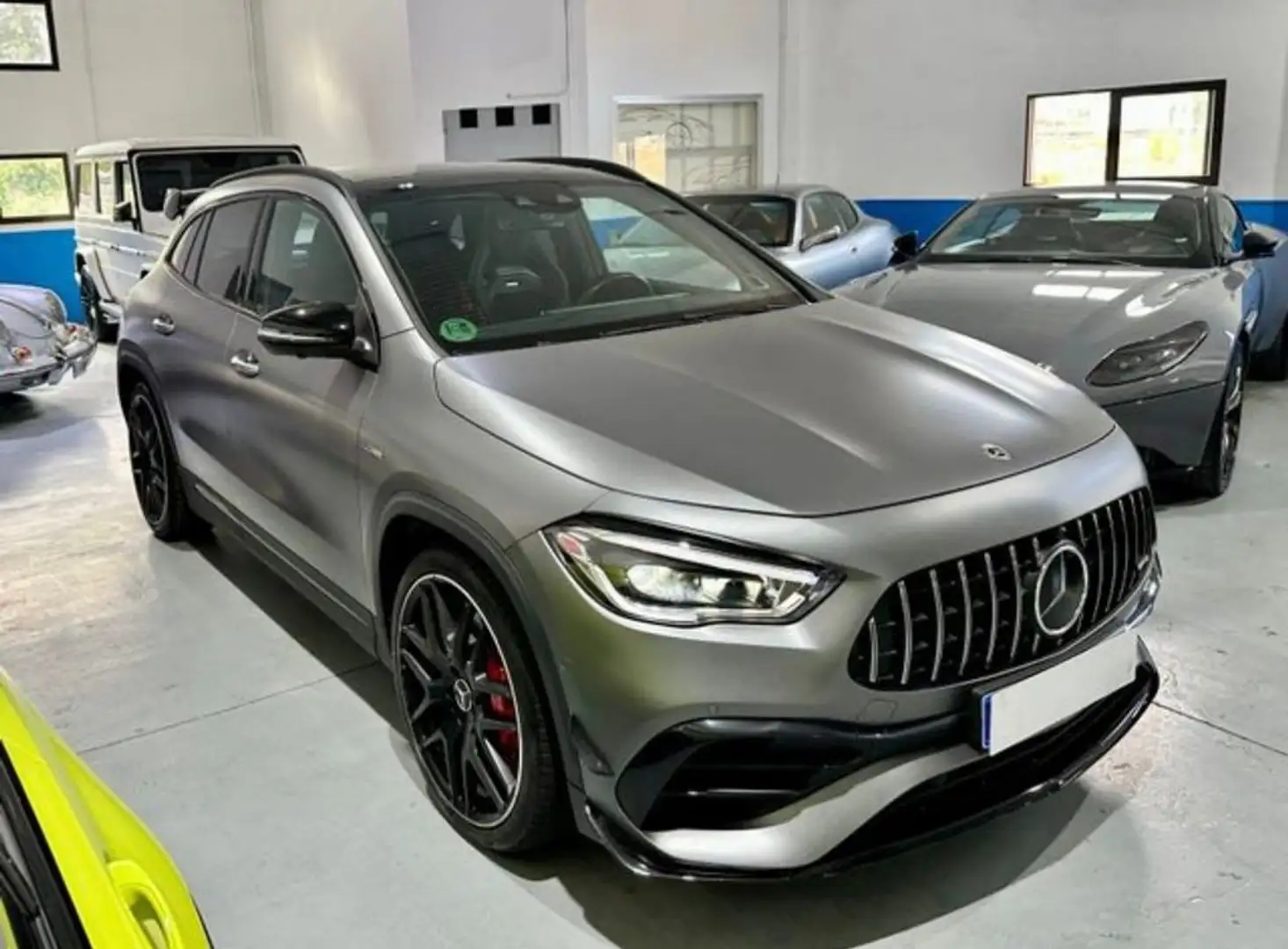 Mercedes-Benz GLA 45 AMG S 4Matic+ 8G-DCT Grau - 2