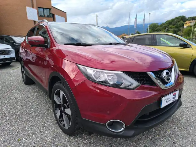 2017 Nissan Qashqai in Red for sale