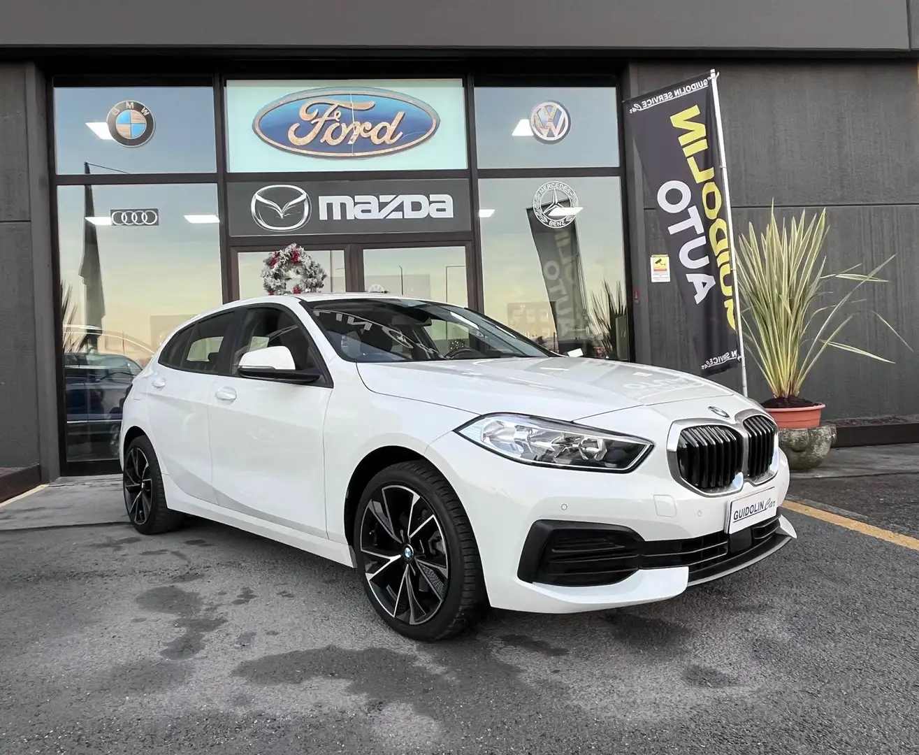 BMW 116 d 5p. AUT. SENS NAVI CAR PLAY GARANZIA BMW 10/2026 Bianco - 1