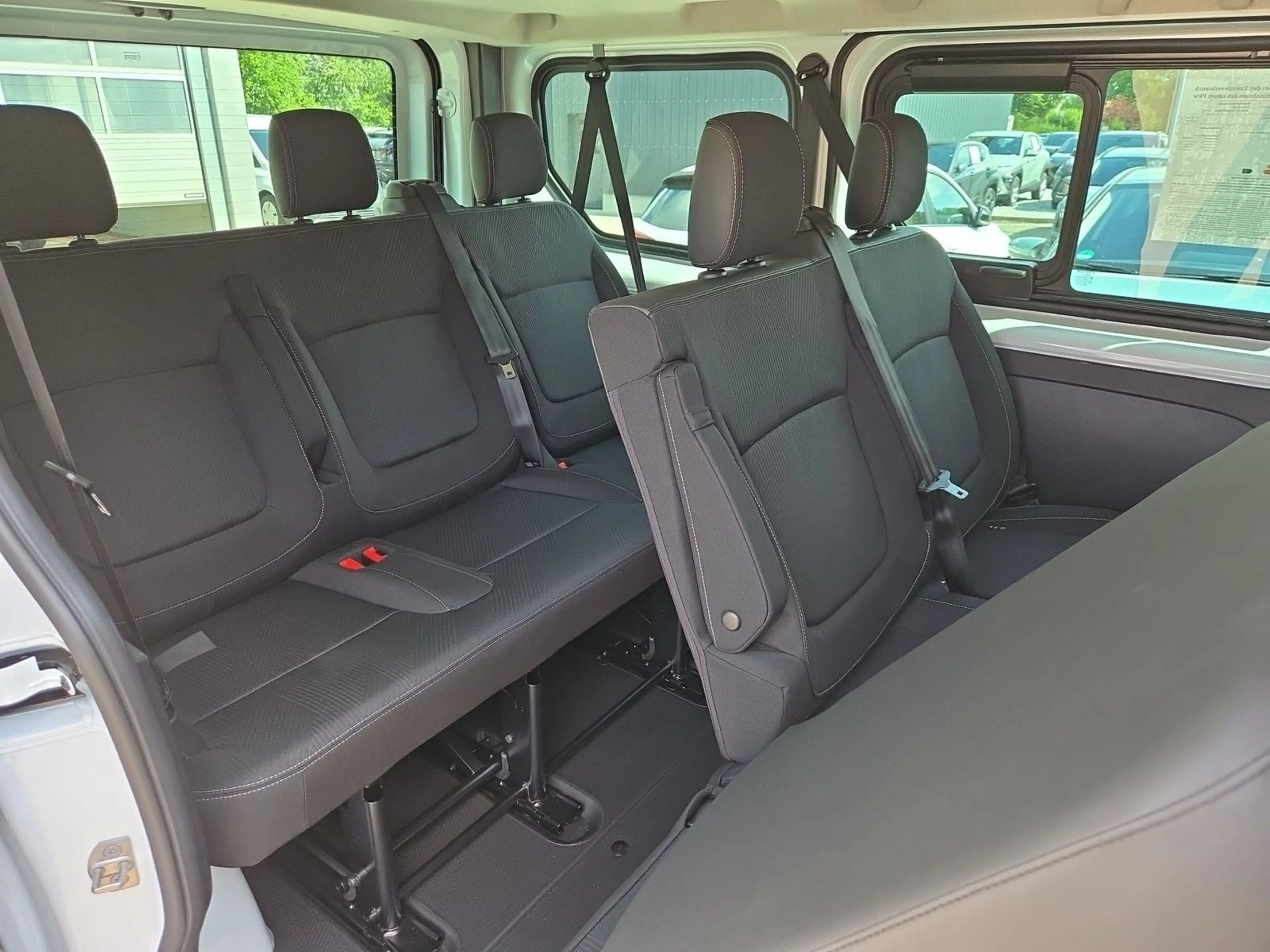 Nissan Primastar L1H1 2,8t dCi 170 AT Tekna — photo 13