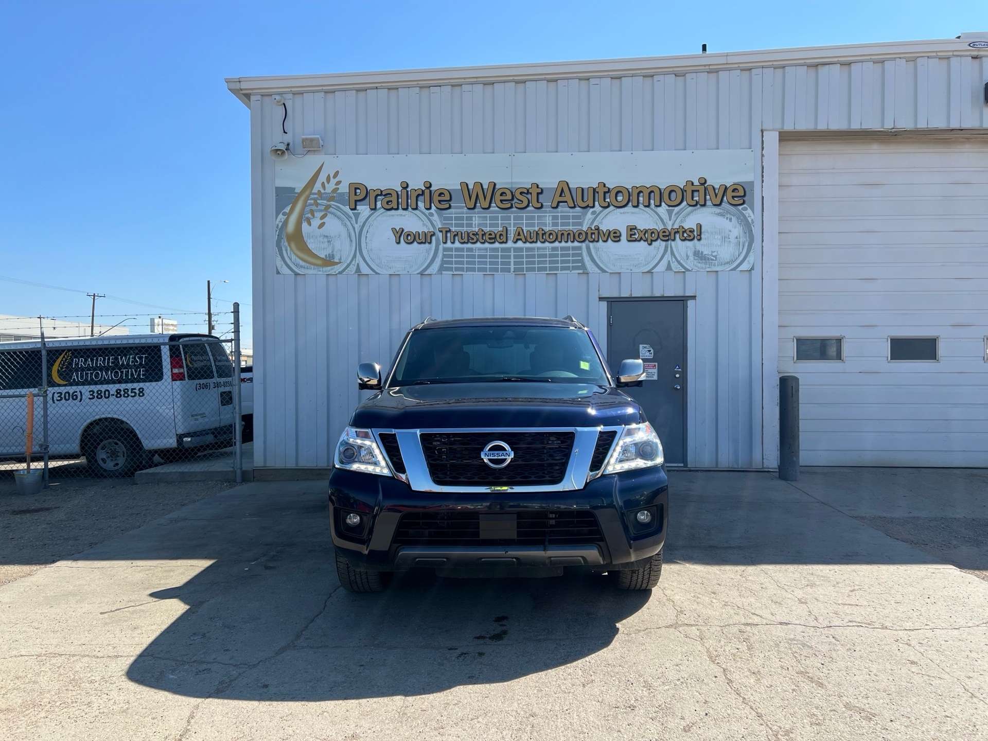 2020 Nissan Armada SL AWD 7 Passenger | Command Start | Heated Seat — снимка 1