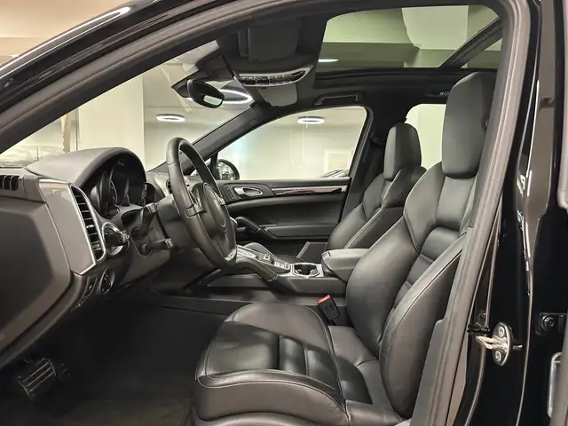 Porsche Cayenne view 14