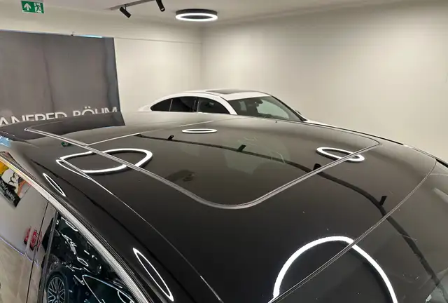 Porsche Cayenne view 4
