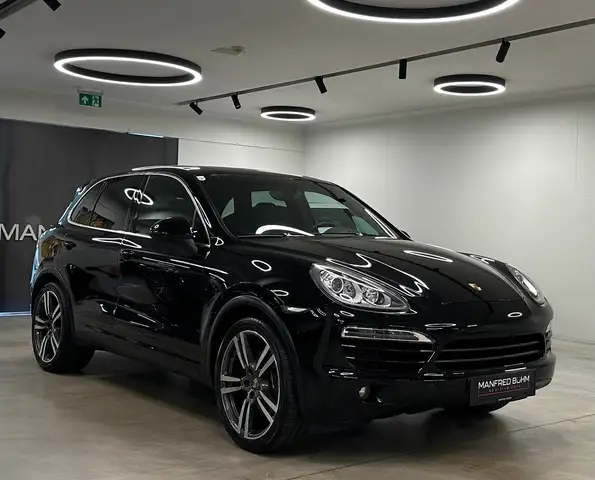 Porsche Cayenne view 2