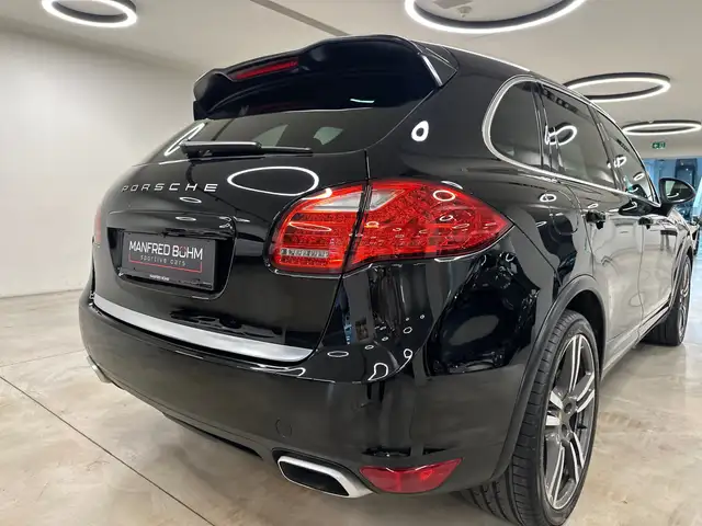 Porsche Cayenne view 10