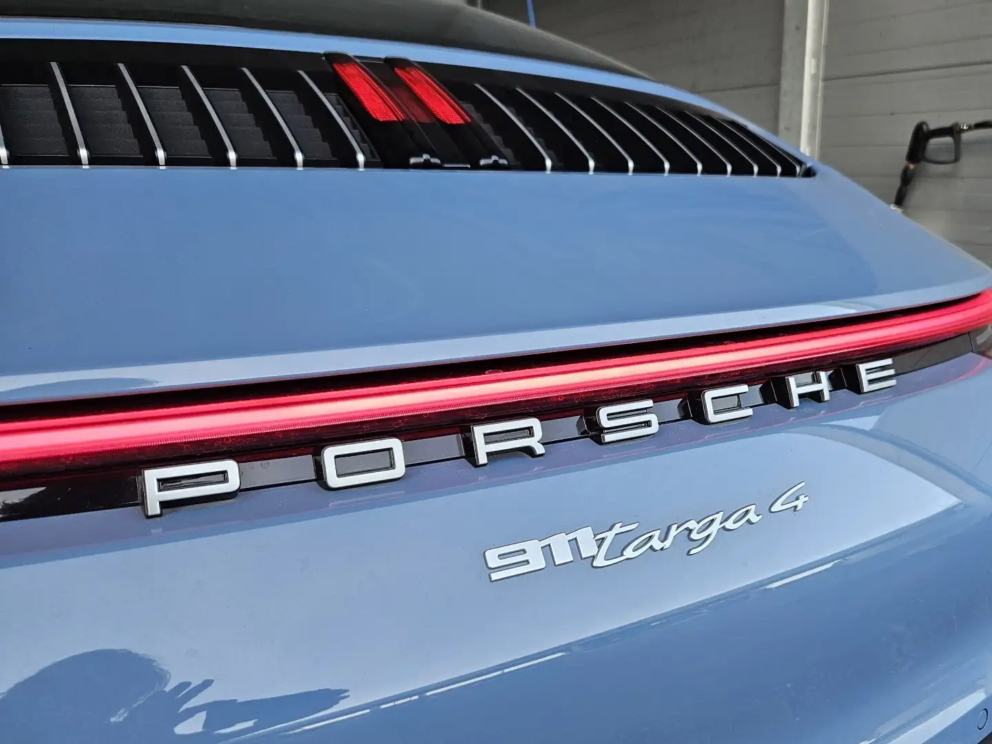 Porsche 992 Targa 4 - 1