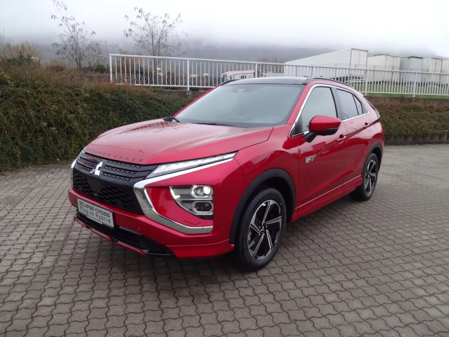 Mitsubishi Eclipse Cross Pl-in Hyb TOP 2.4 4WDLeder schwarz Rot - 1