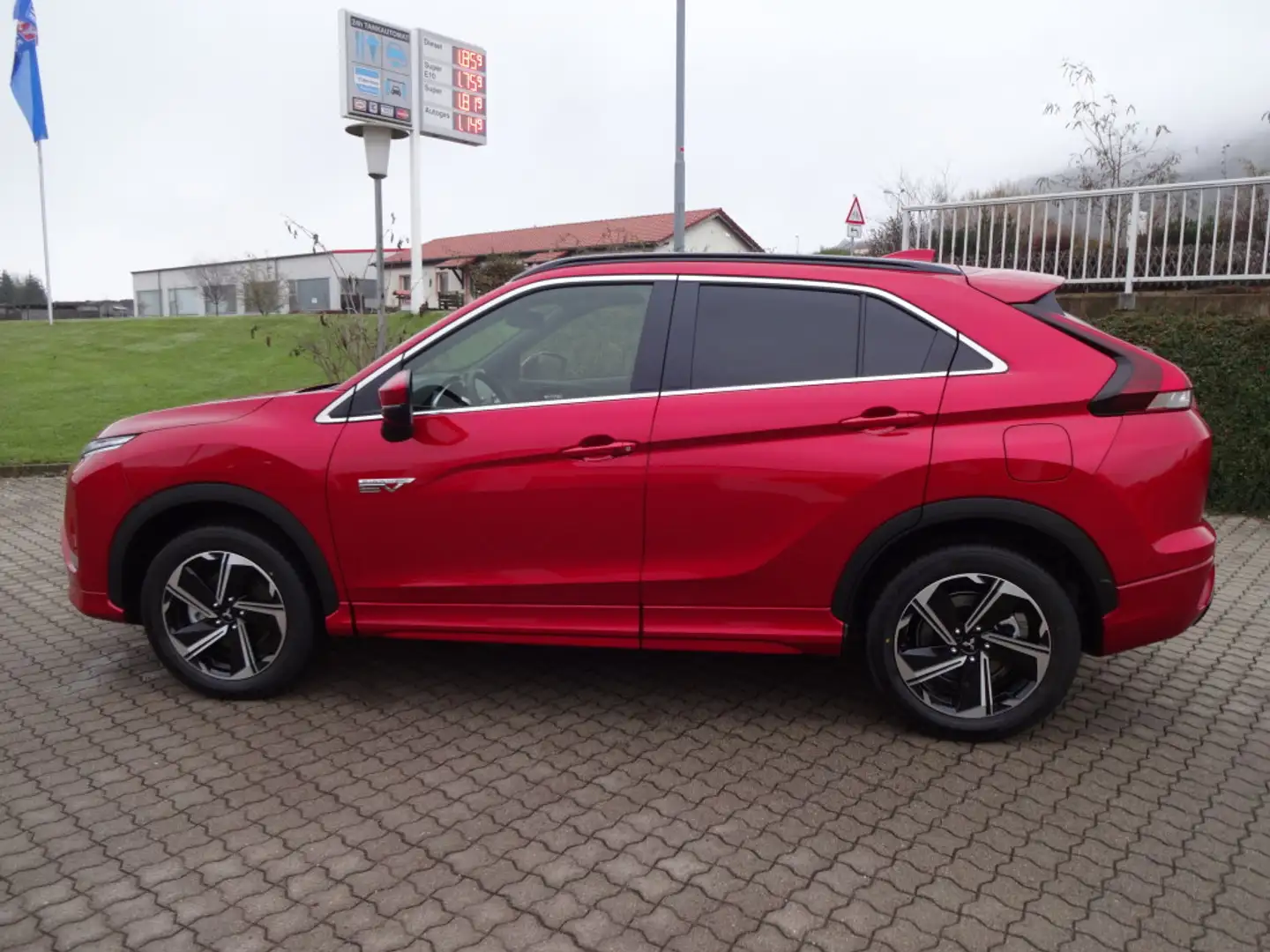 Mitsubishi Eclipse Cross Pl-in Hyb TOP 2.4 4WDLeder schwarz Rot - 2