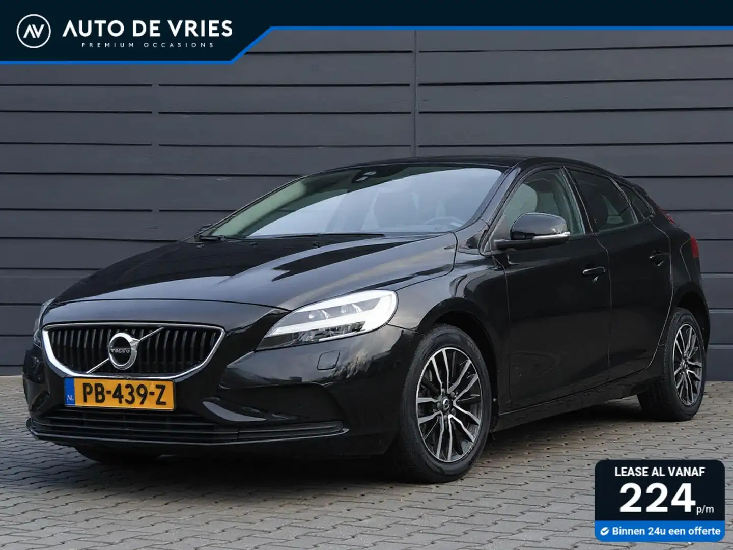 Volvo V40 2.0 T2 122pk Nordic+ | Full LED | Navigatie | Stoe Black - 1