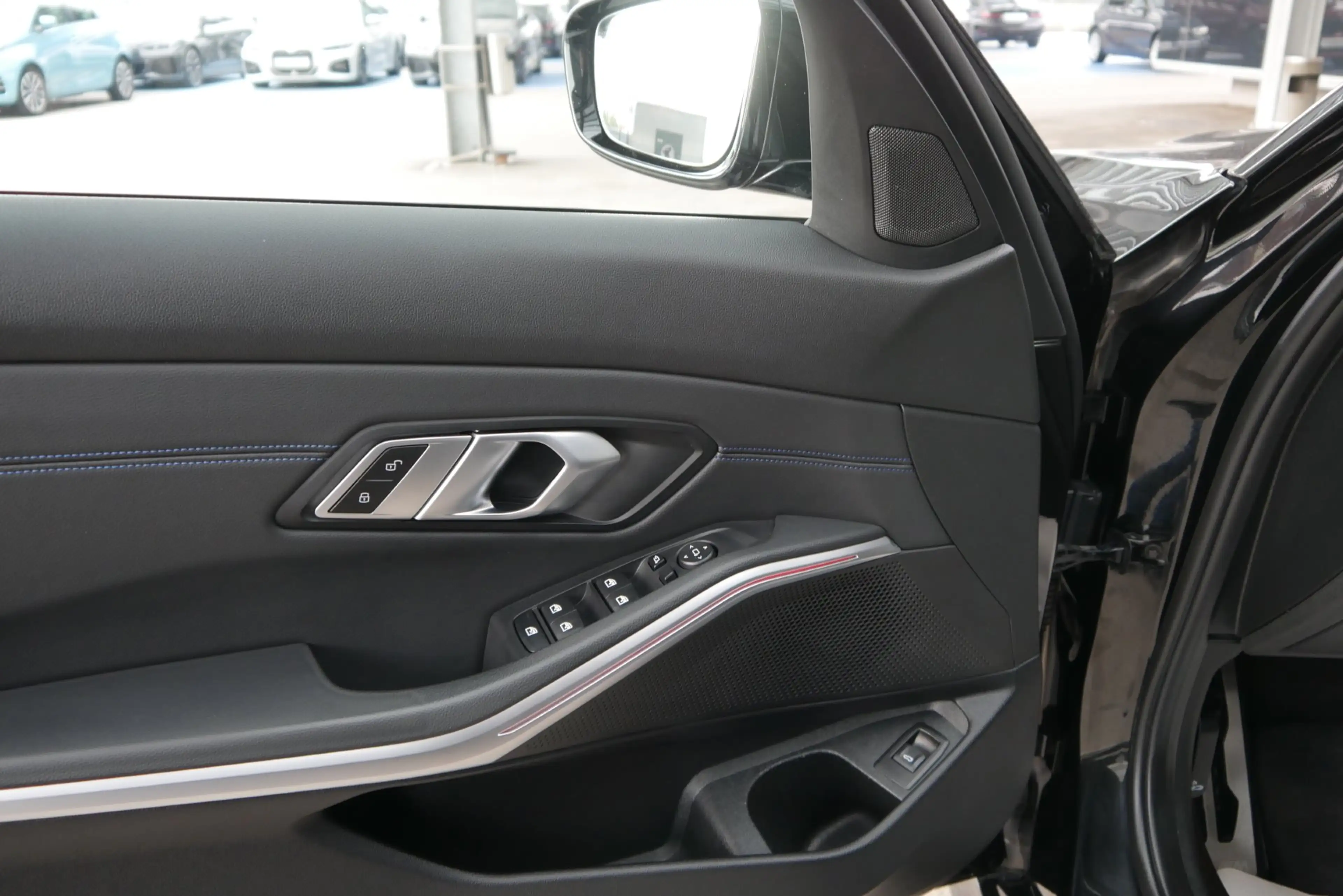 BMW 320 d xDrive *M-Paket/AHK/360°/LED/Lenkradhzg./Driving Assistant* — photo 7