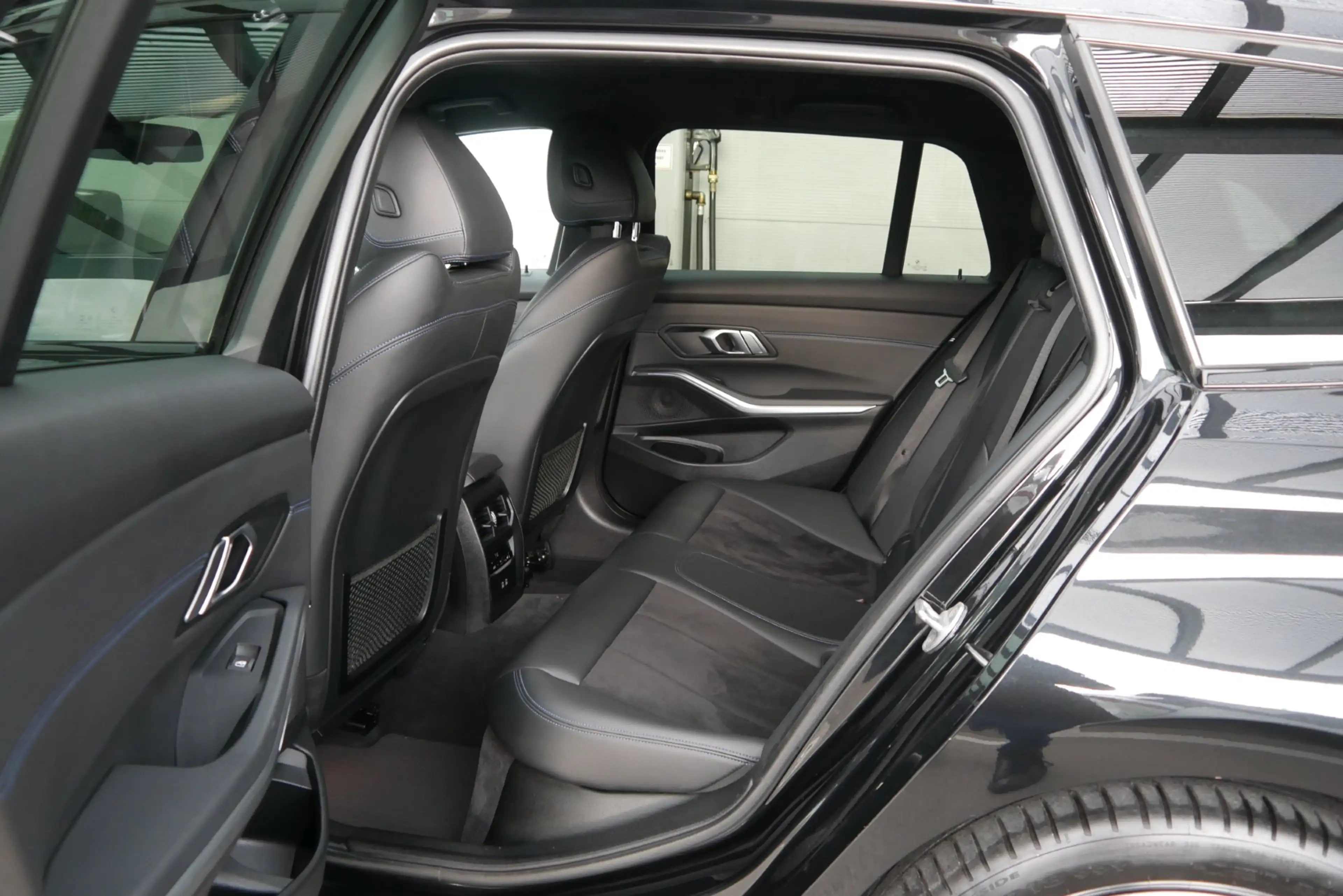 BMW 320 d xDrive *M-Paket/AHK/360°/LED/Lenkradhzg./Driving Assistant* — photo 5