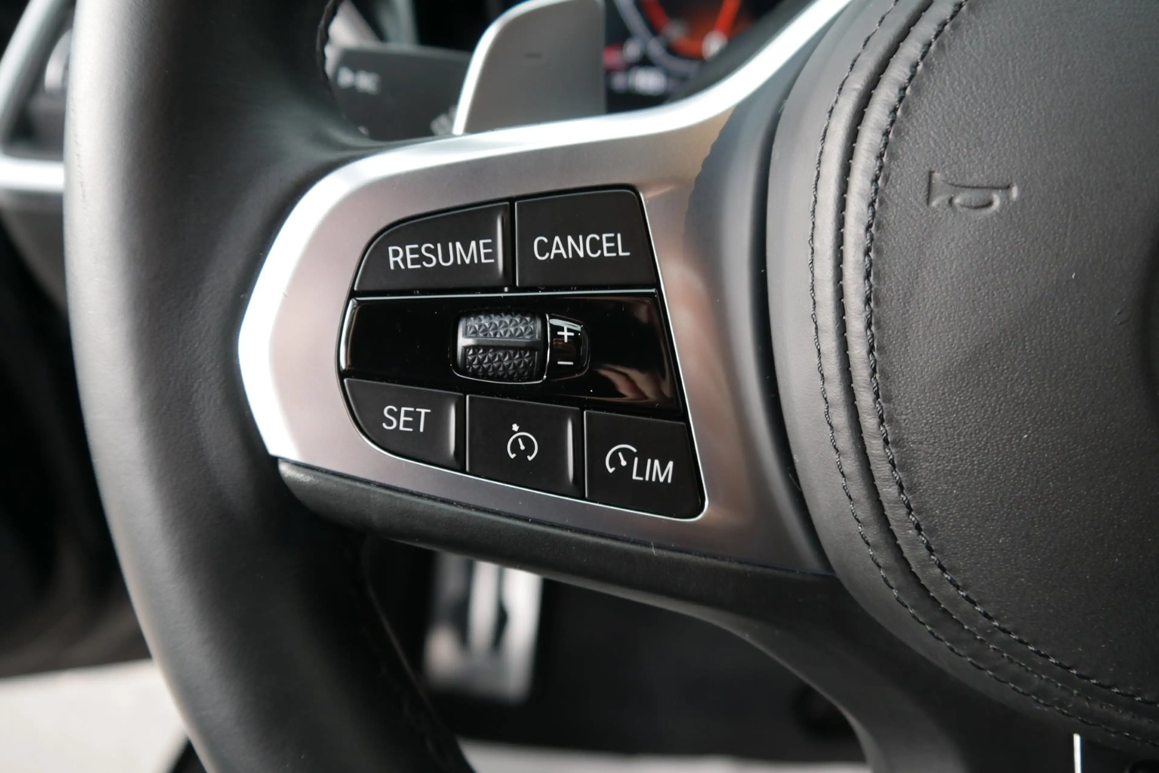 BMW 320 d xDrive *M-Paket/AHK/360°/LED/Lenkradhzg./Driving Assistant* — photo 12