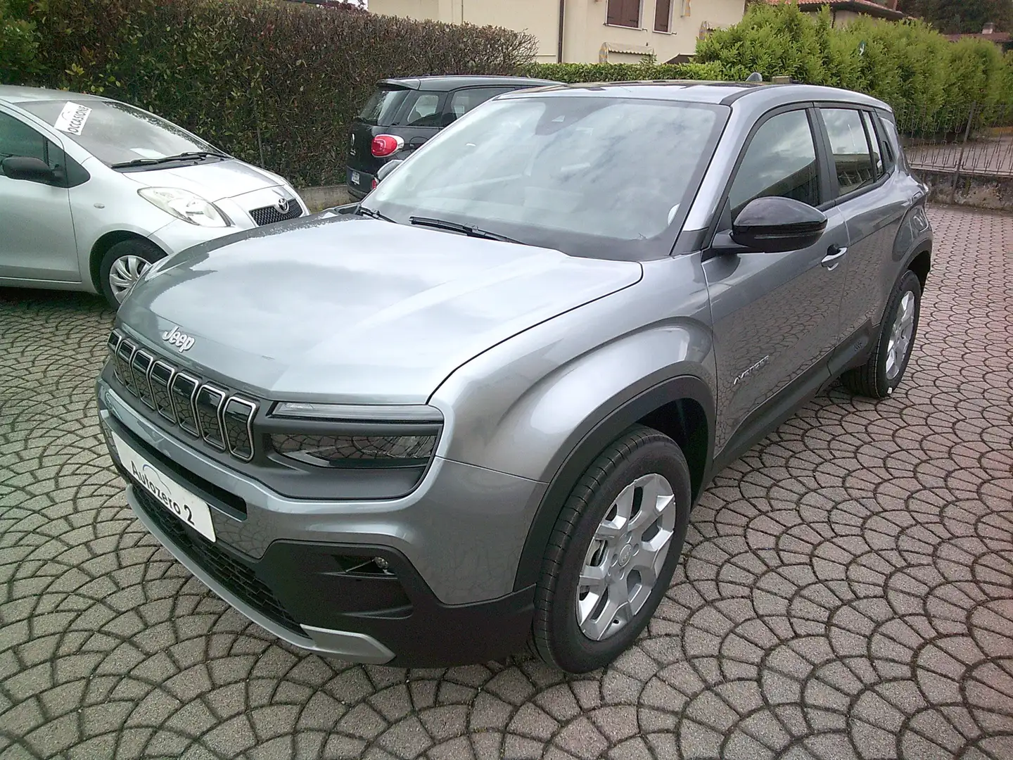 Jeep Avenger Avenger 1.2 turbo Altitude fwd 100cv senza vincoli Grigio - 1